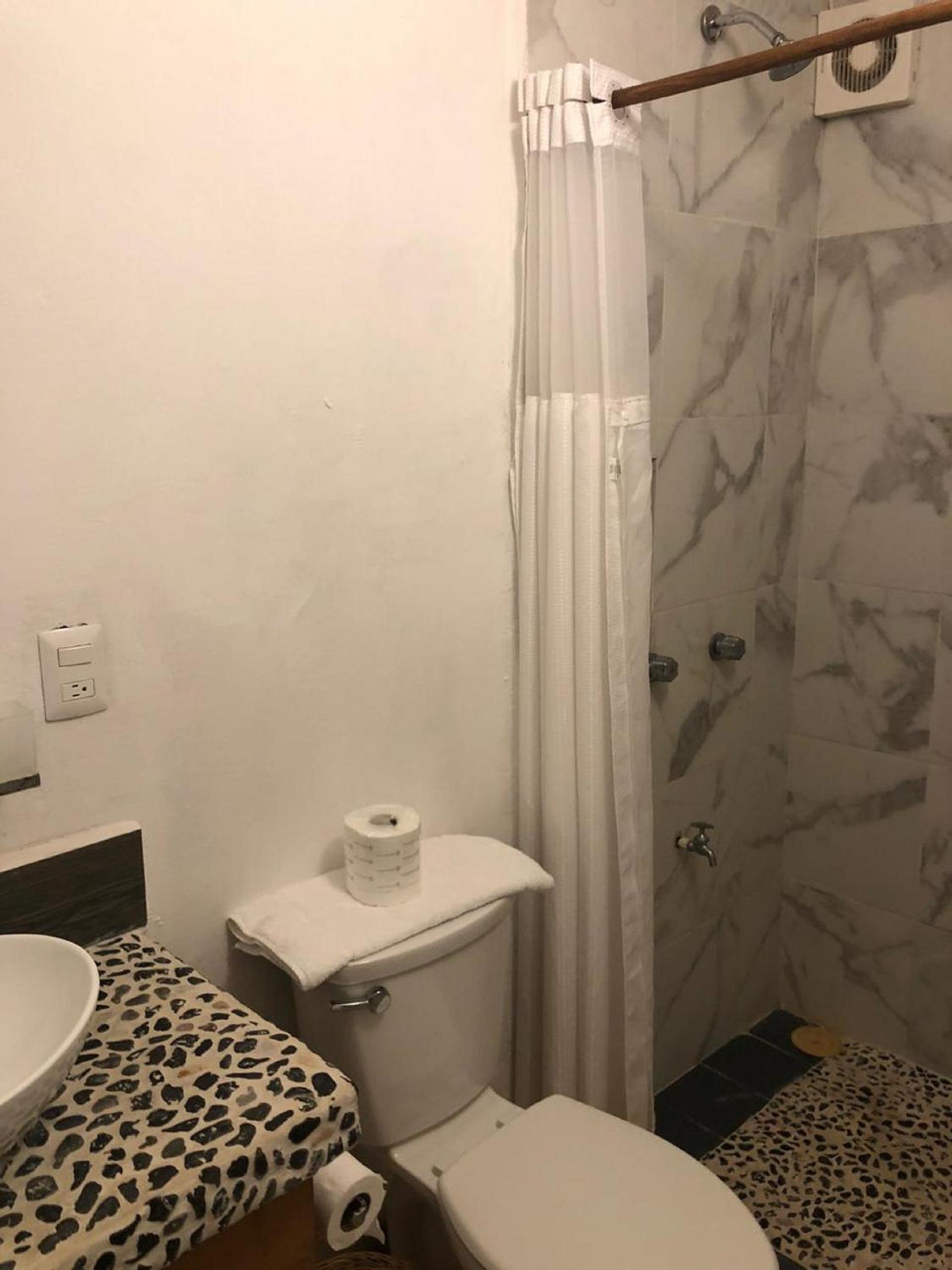 Double Room - Photo 10