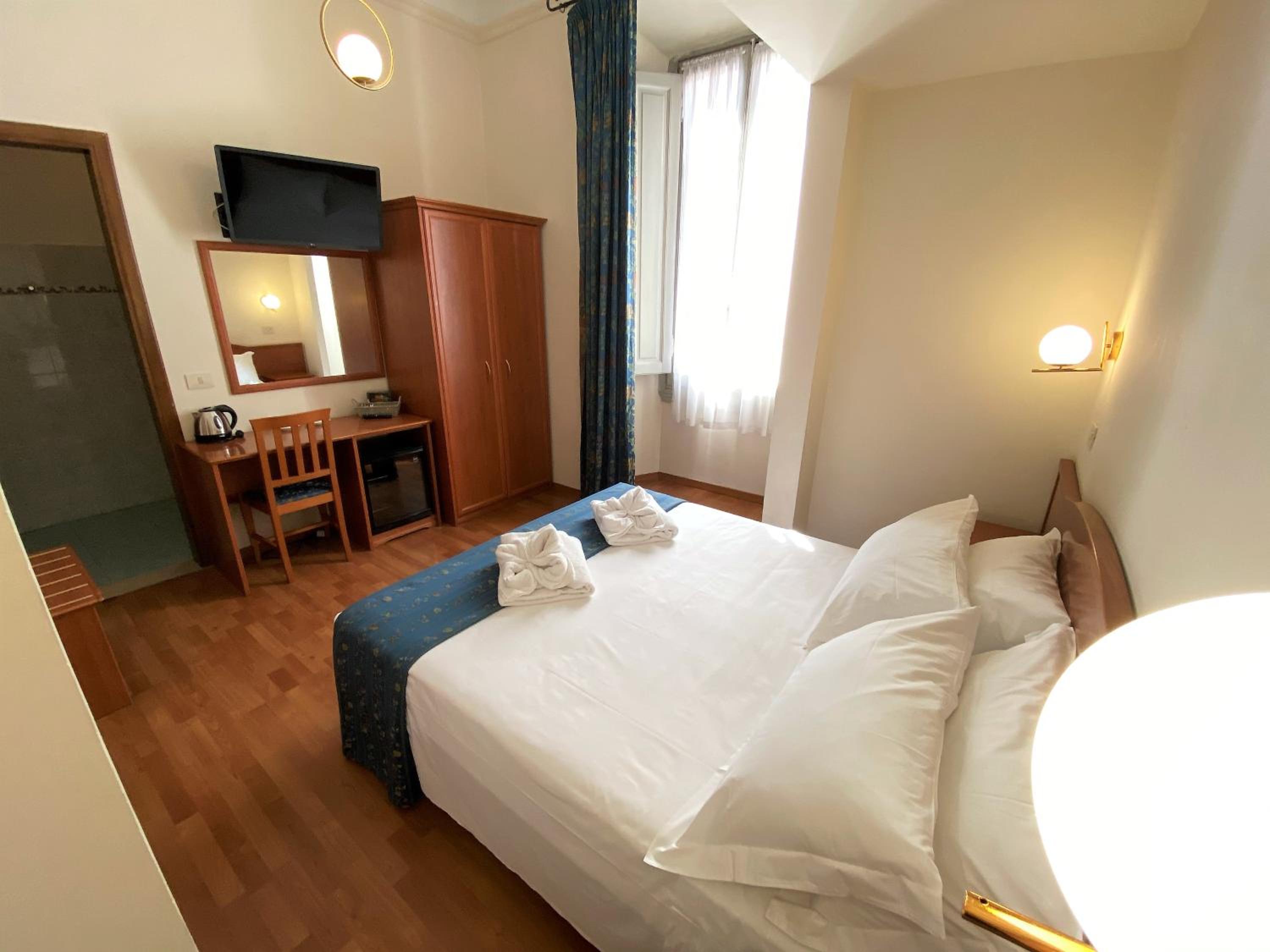 Standard Double Room photo 2