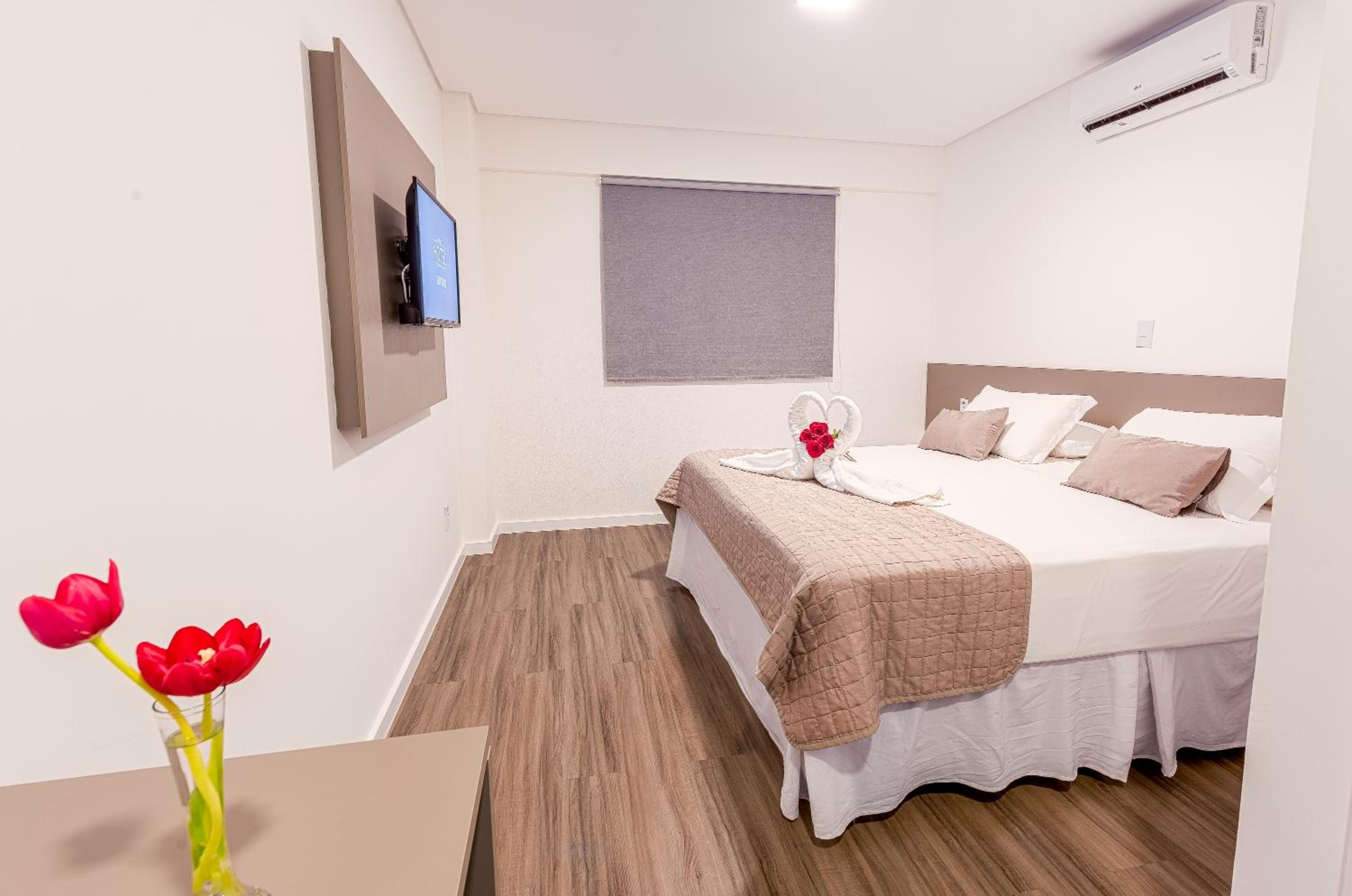 Deluxe Double Room (2 Adults + 1 Child)