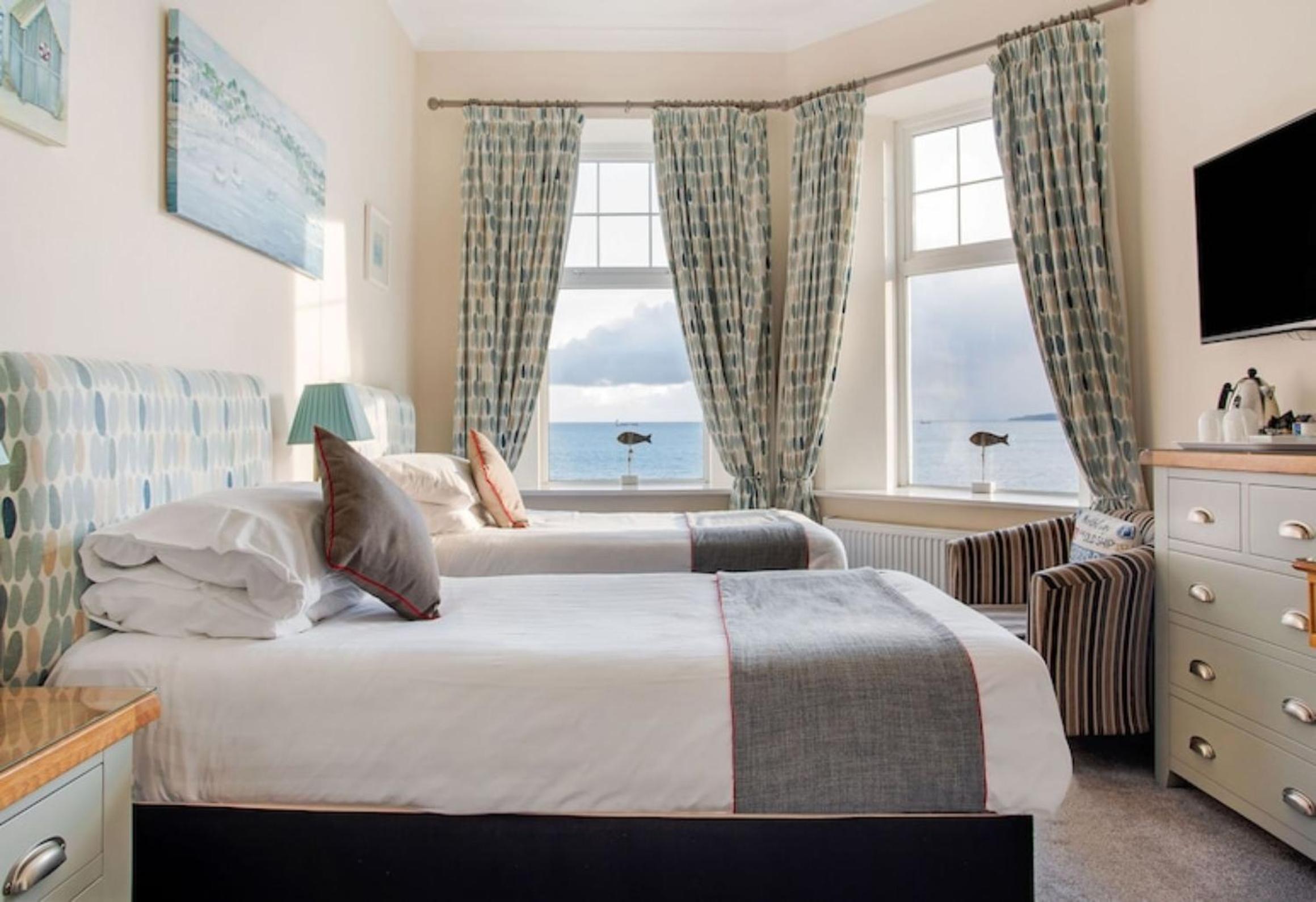 Superior Twin Room with Sea View photo 1