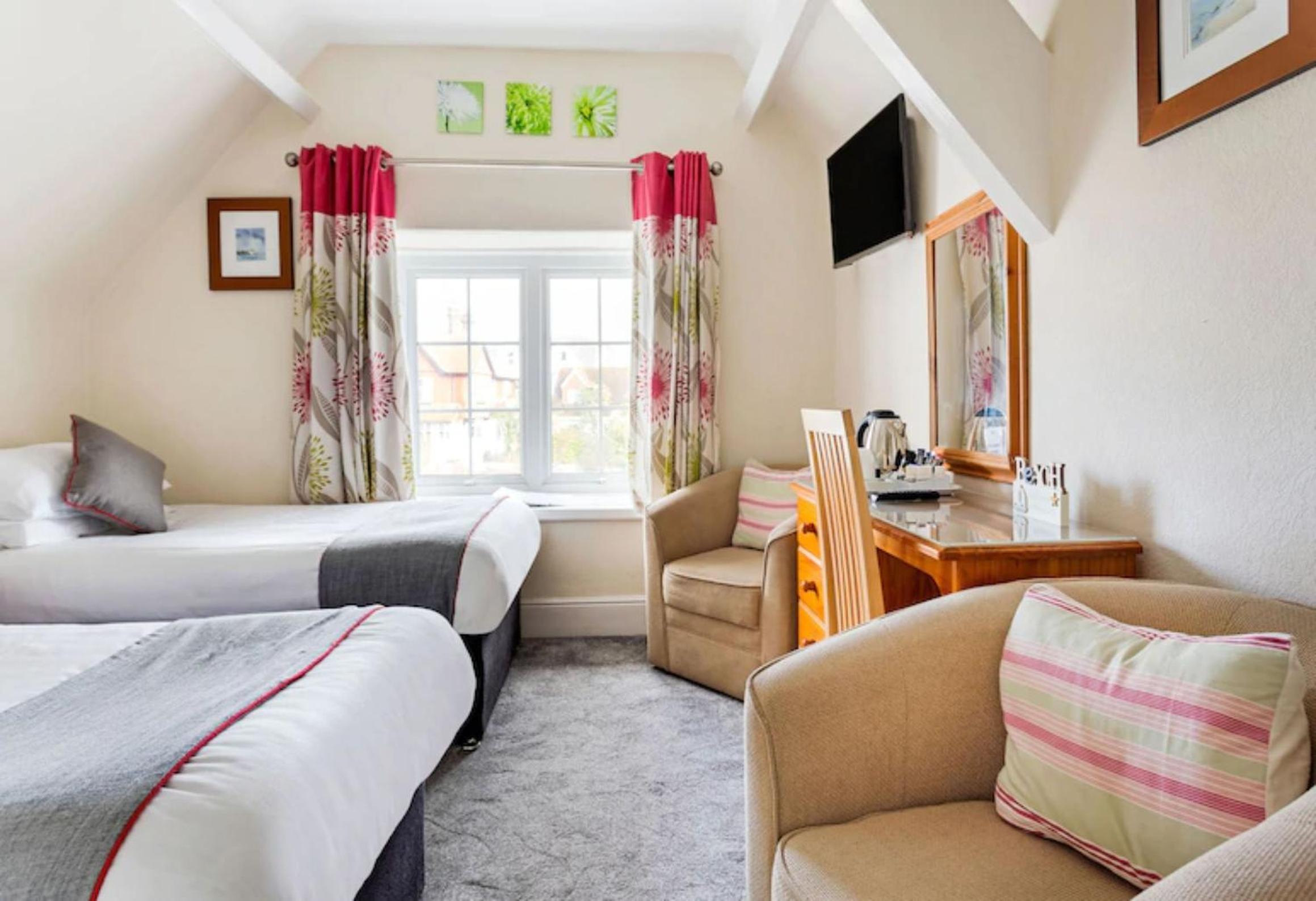Deluxe Twin Room - Photo 5