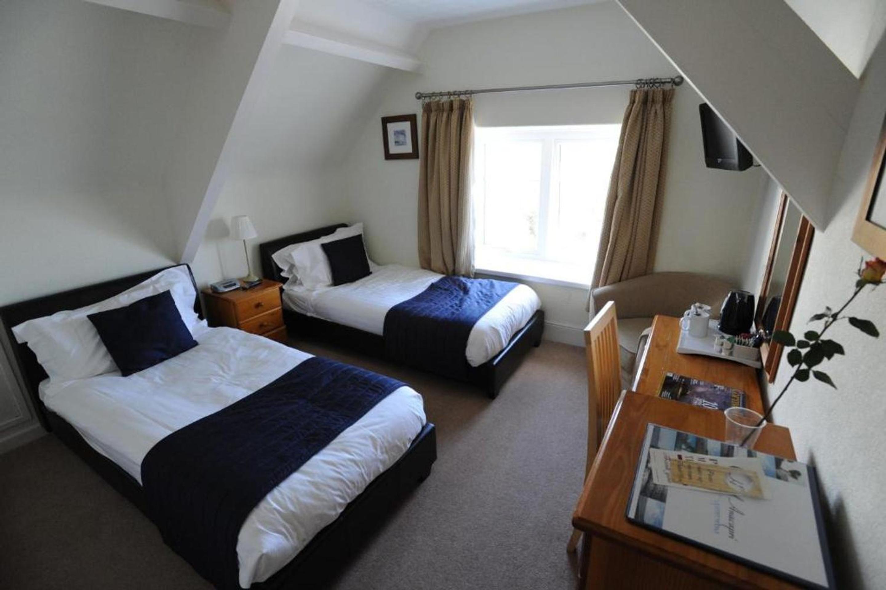 Deluxe Twin Room - Photo 9