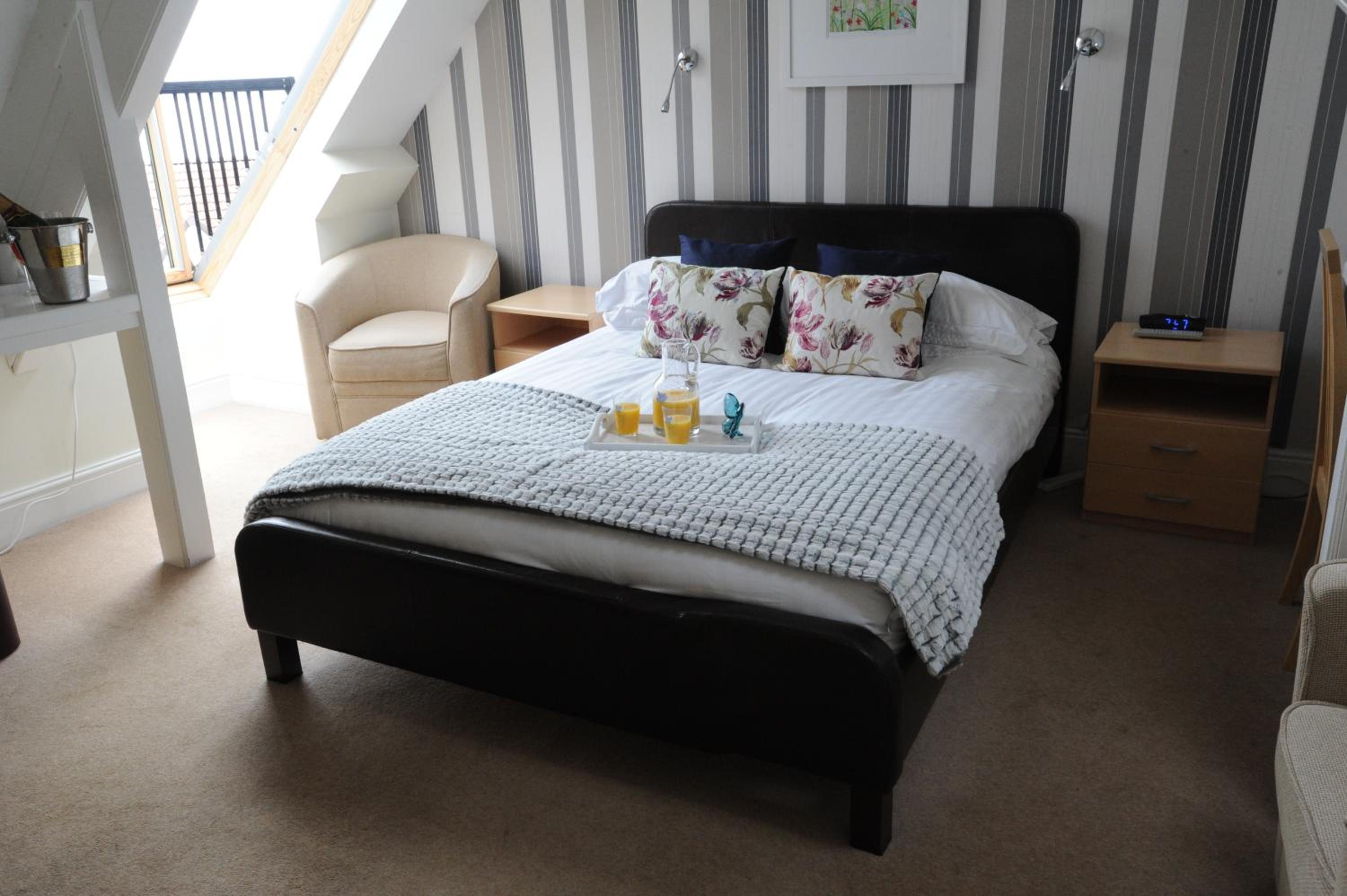 Deluxe Double Room with Sea View - Photo 4