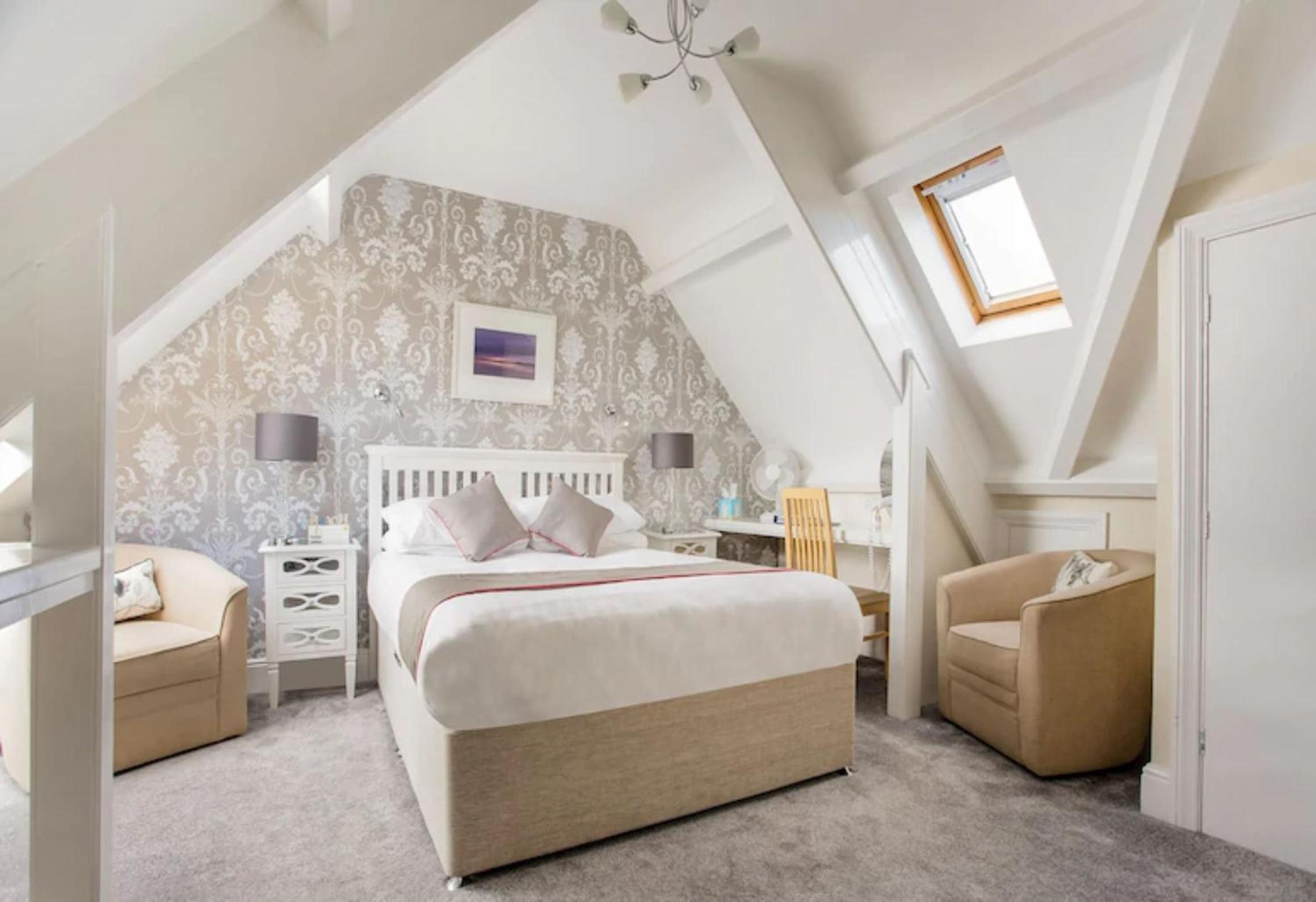 Deluxe Double Room with Sea View - Photo 6