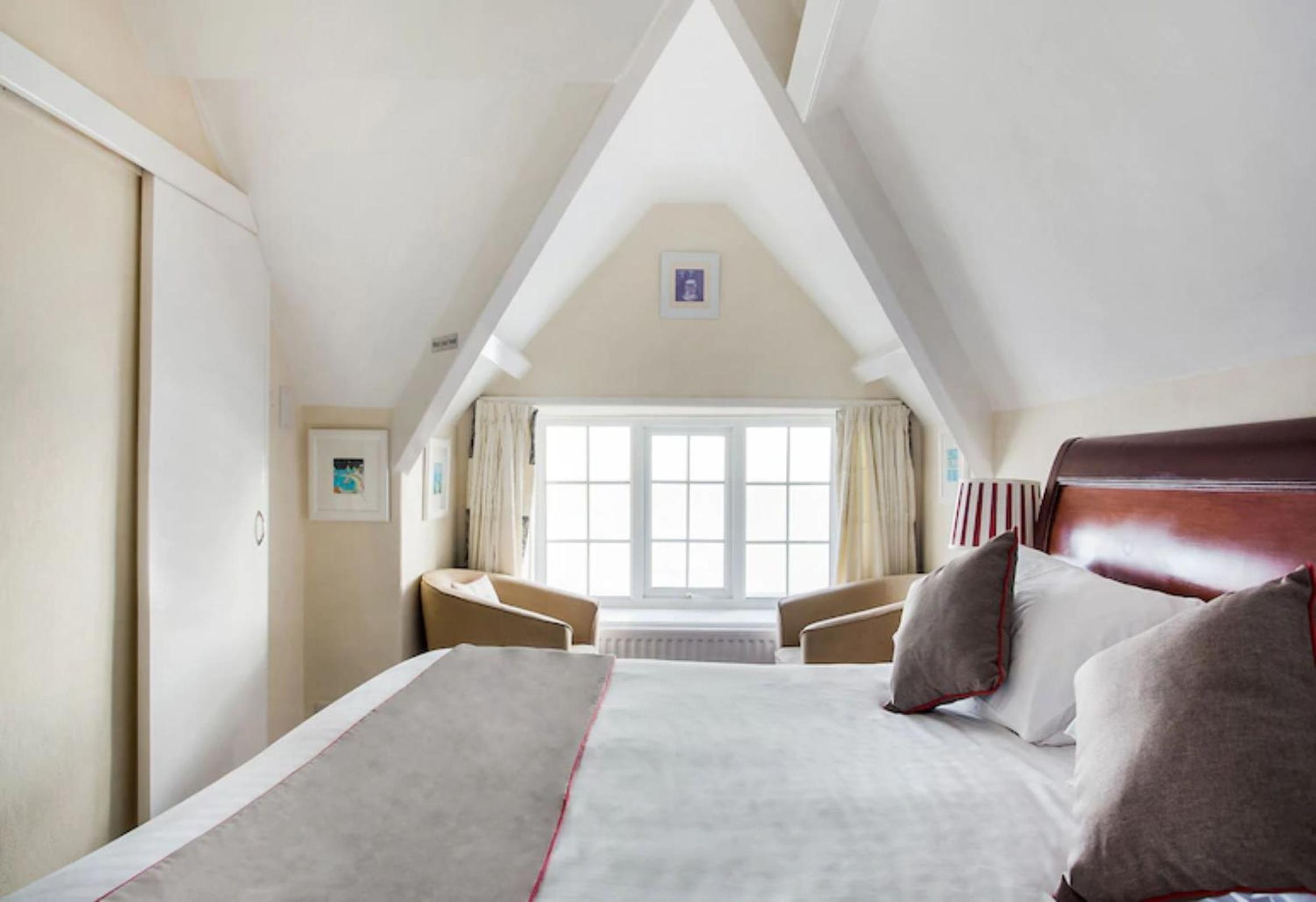 Deluxe Double Room with Sea View - Photo 29