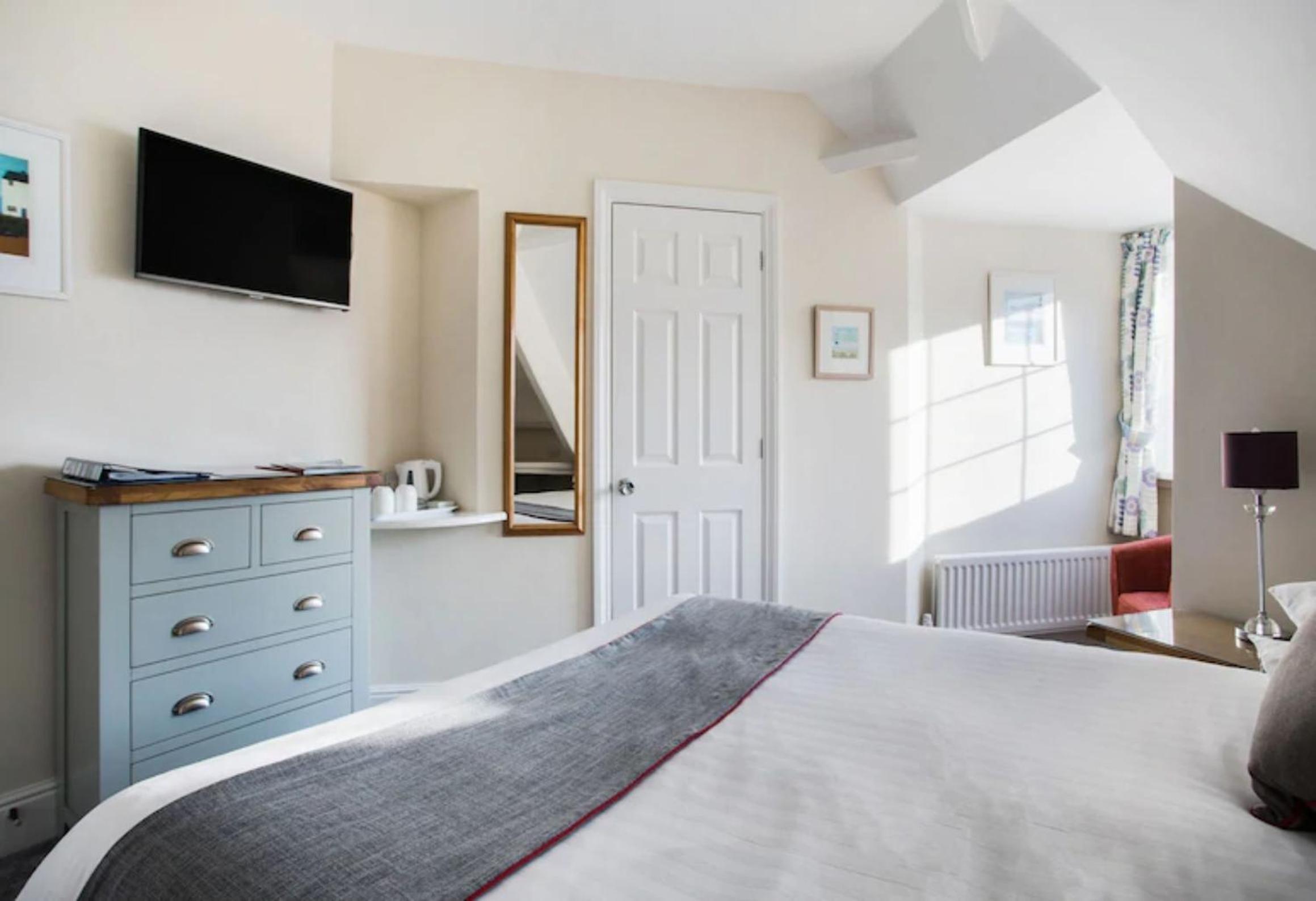 Deluxe Double Room with Sea View - Photo 30