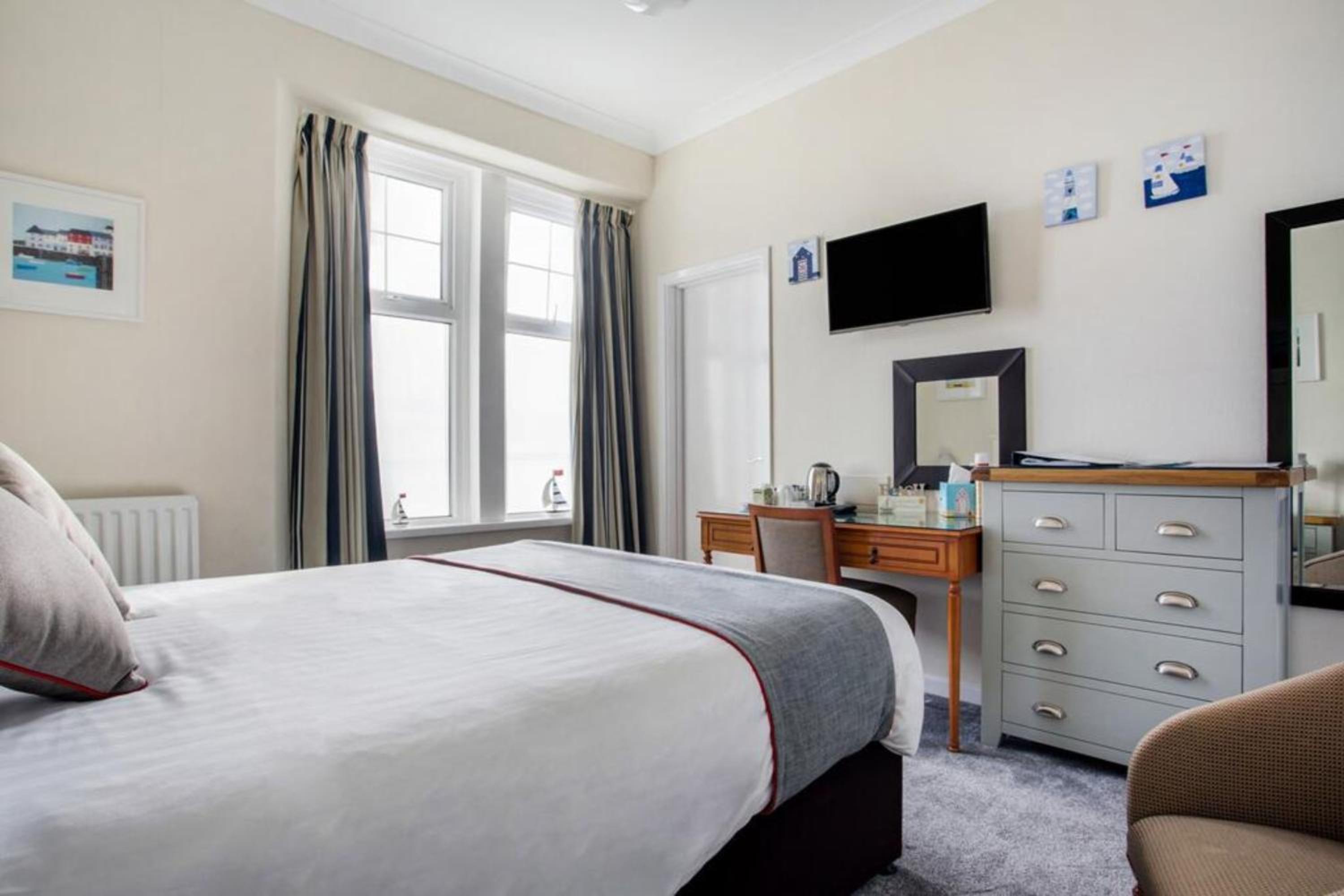 Deluxe Double Room with Sea View - Photo 7