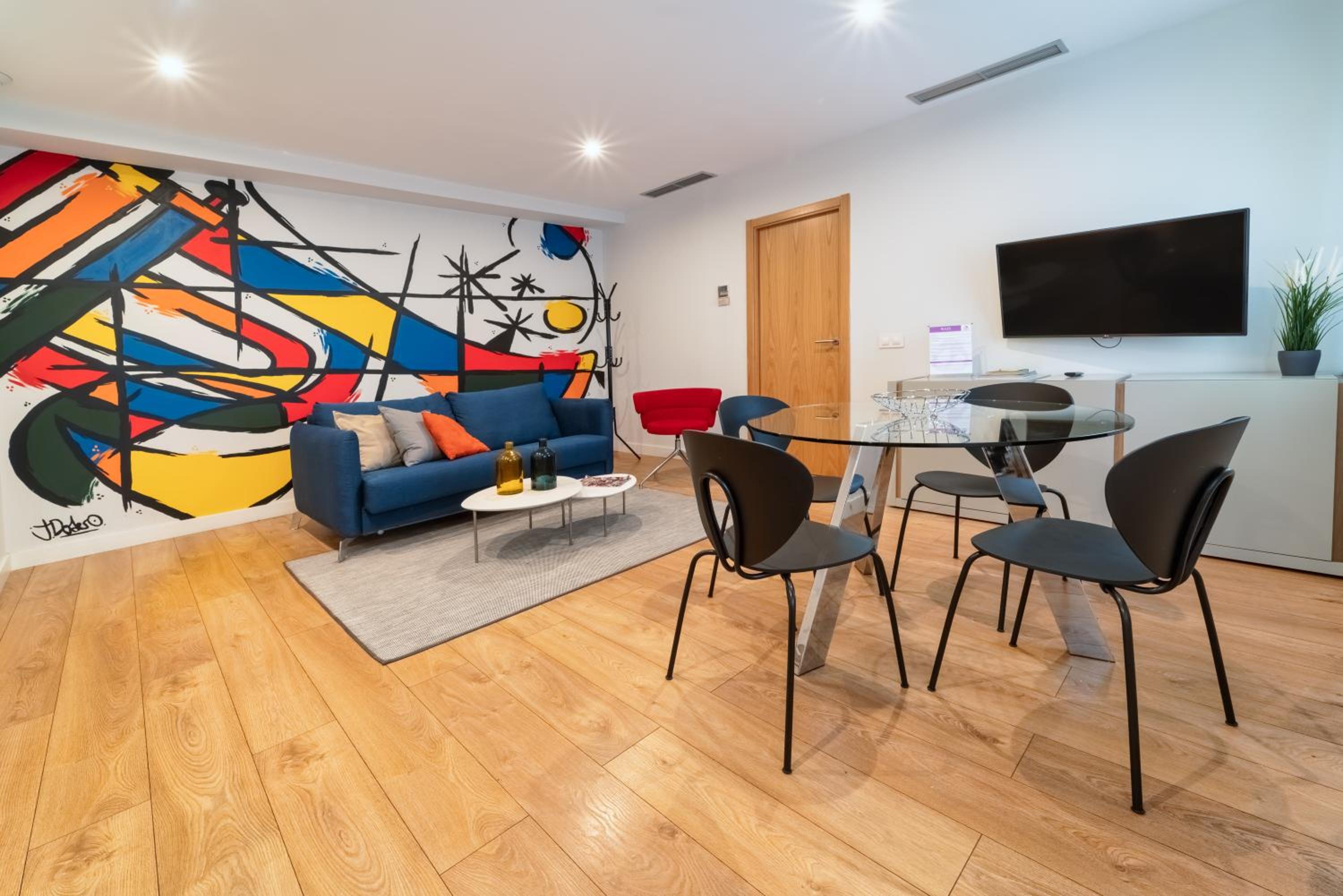 One-Bedroom Apartment - Photo 7