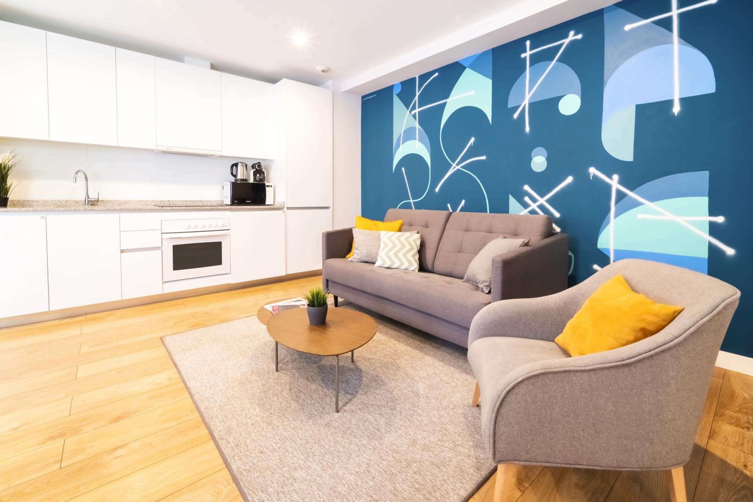 One-Bedroom Apartment - Photo 1
