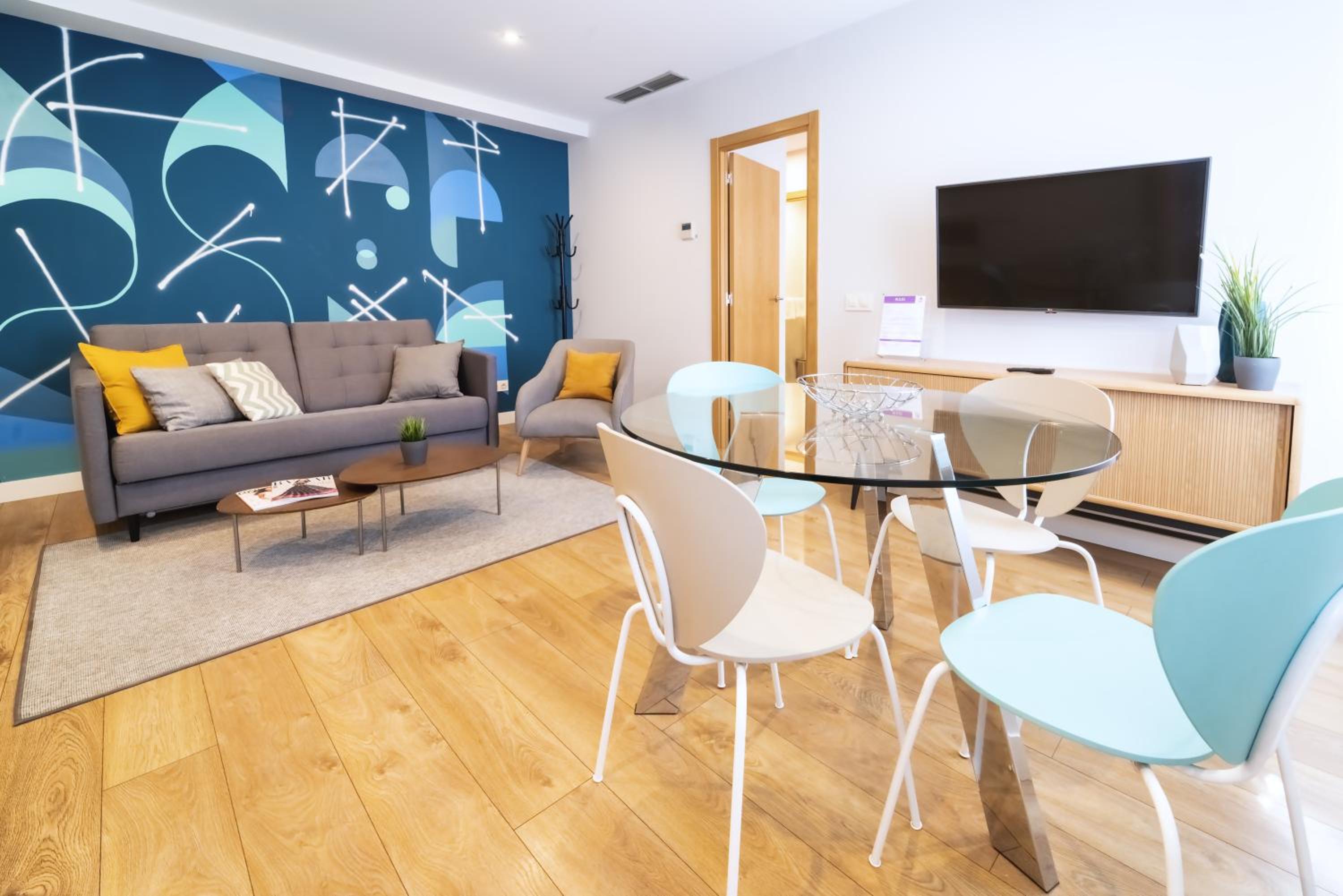 One-Bedroom Apartment - Photo 11