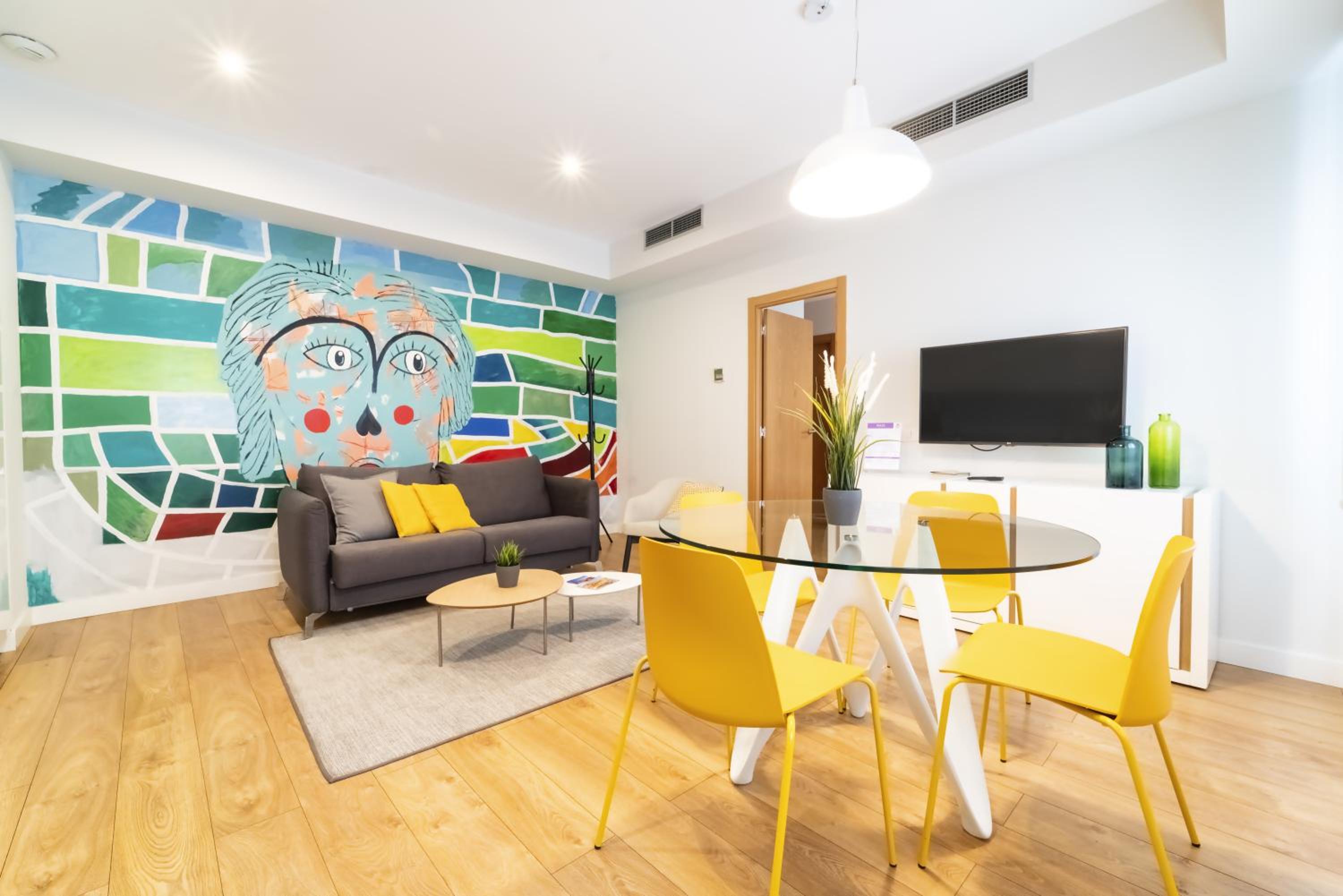 One-Bedroom Apartment - Photo 18