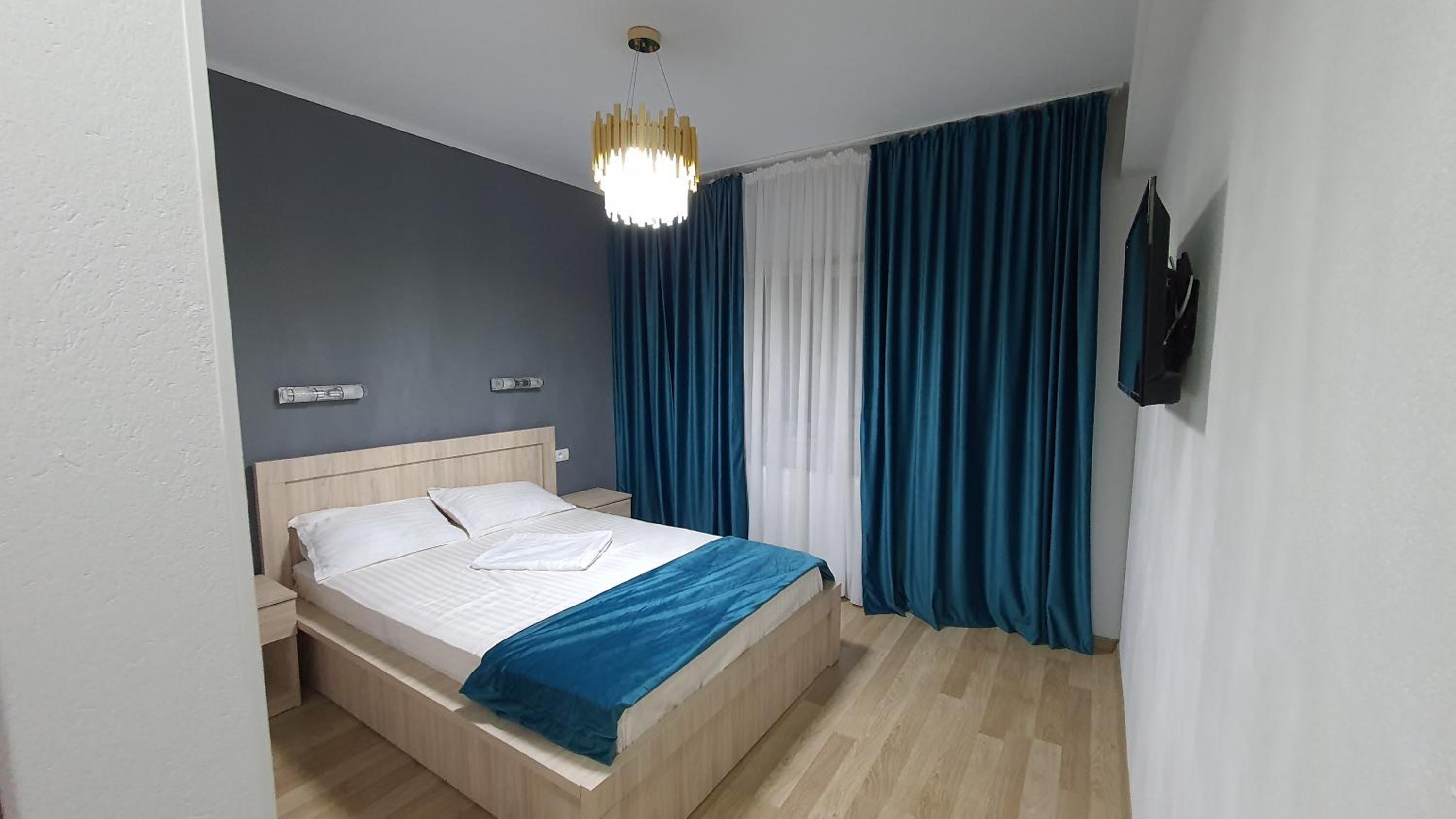 Double Room with Private Bathroom - Photo 13
