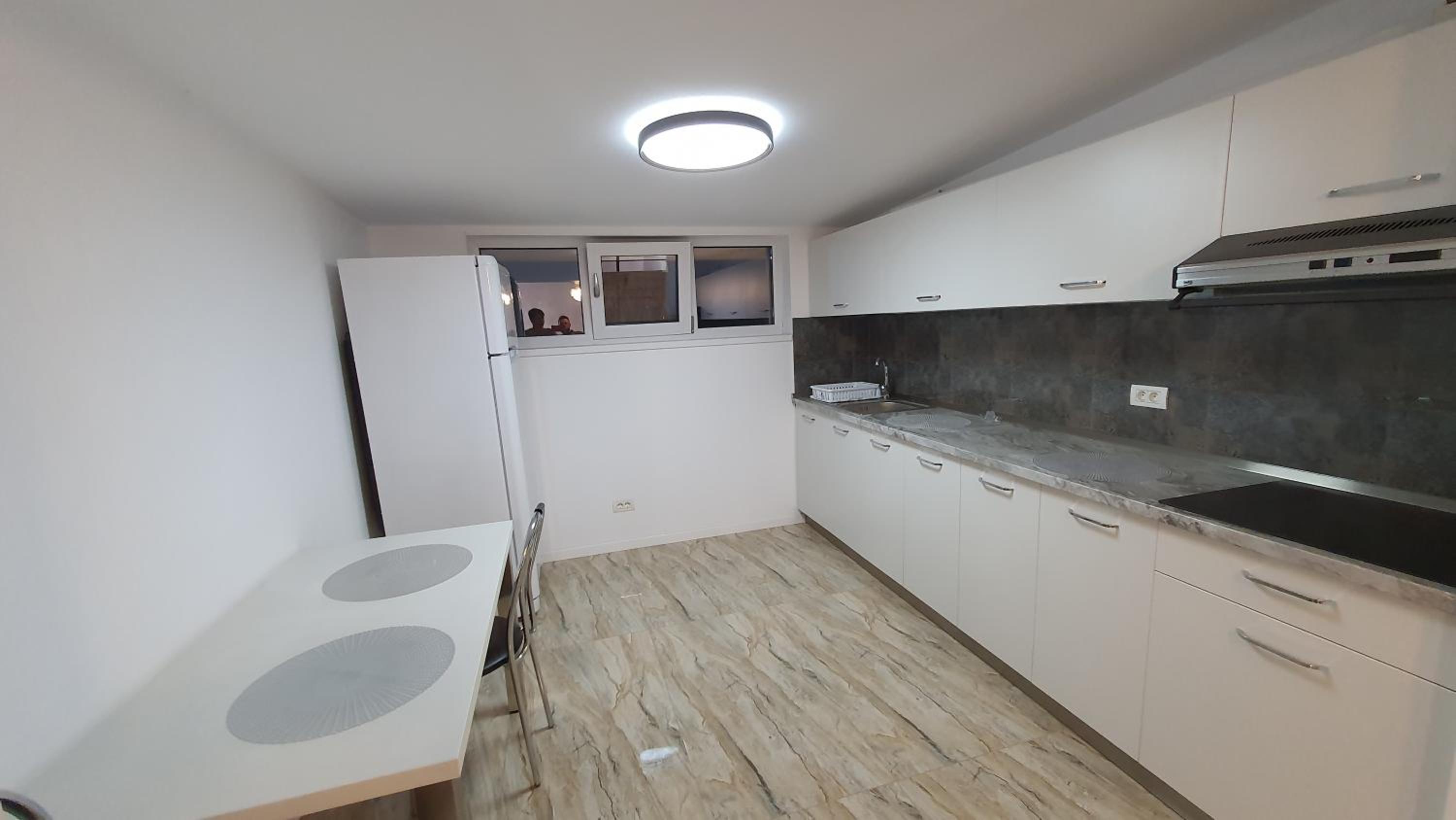 Double Room with Private Bathroom - Photo 4