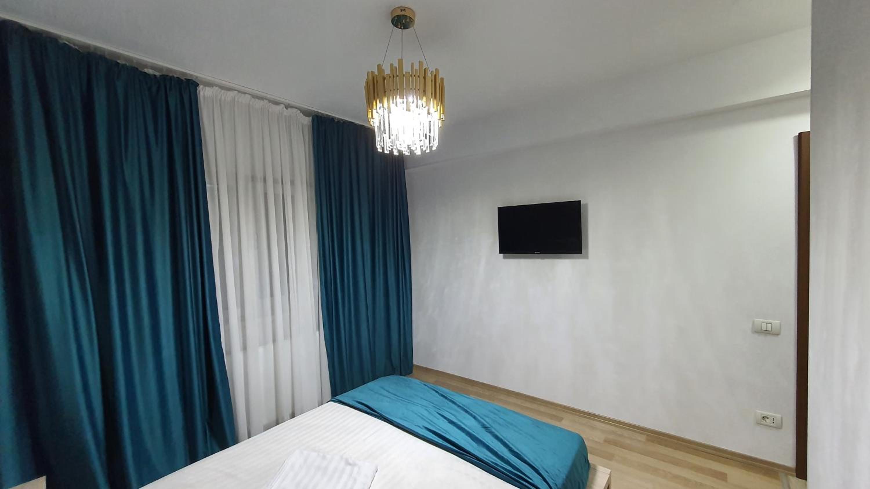 Double Room with Private Bathroom - Photo 2