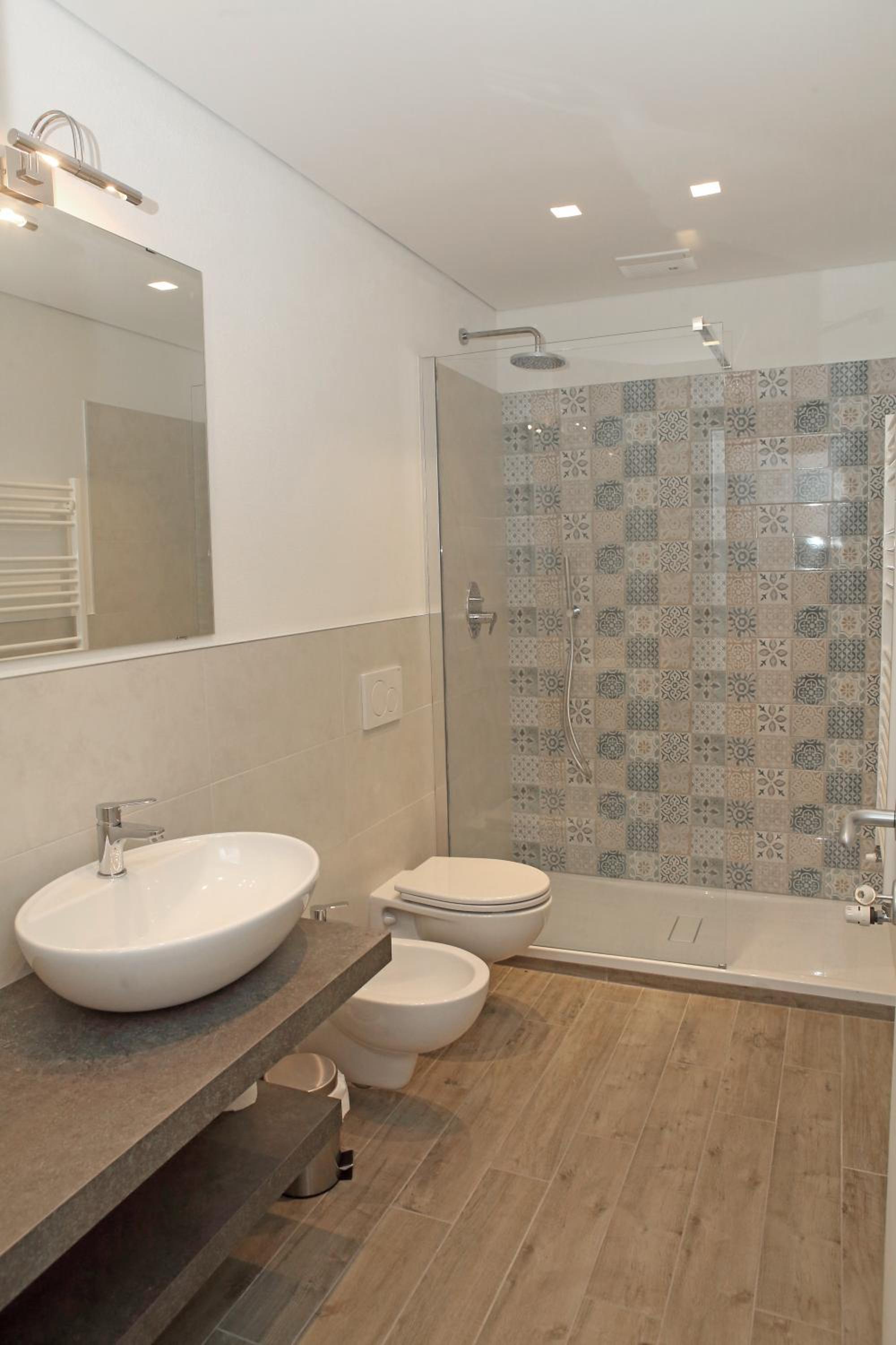 Double or Twin Room with Private Bathroom - Photo 4