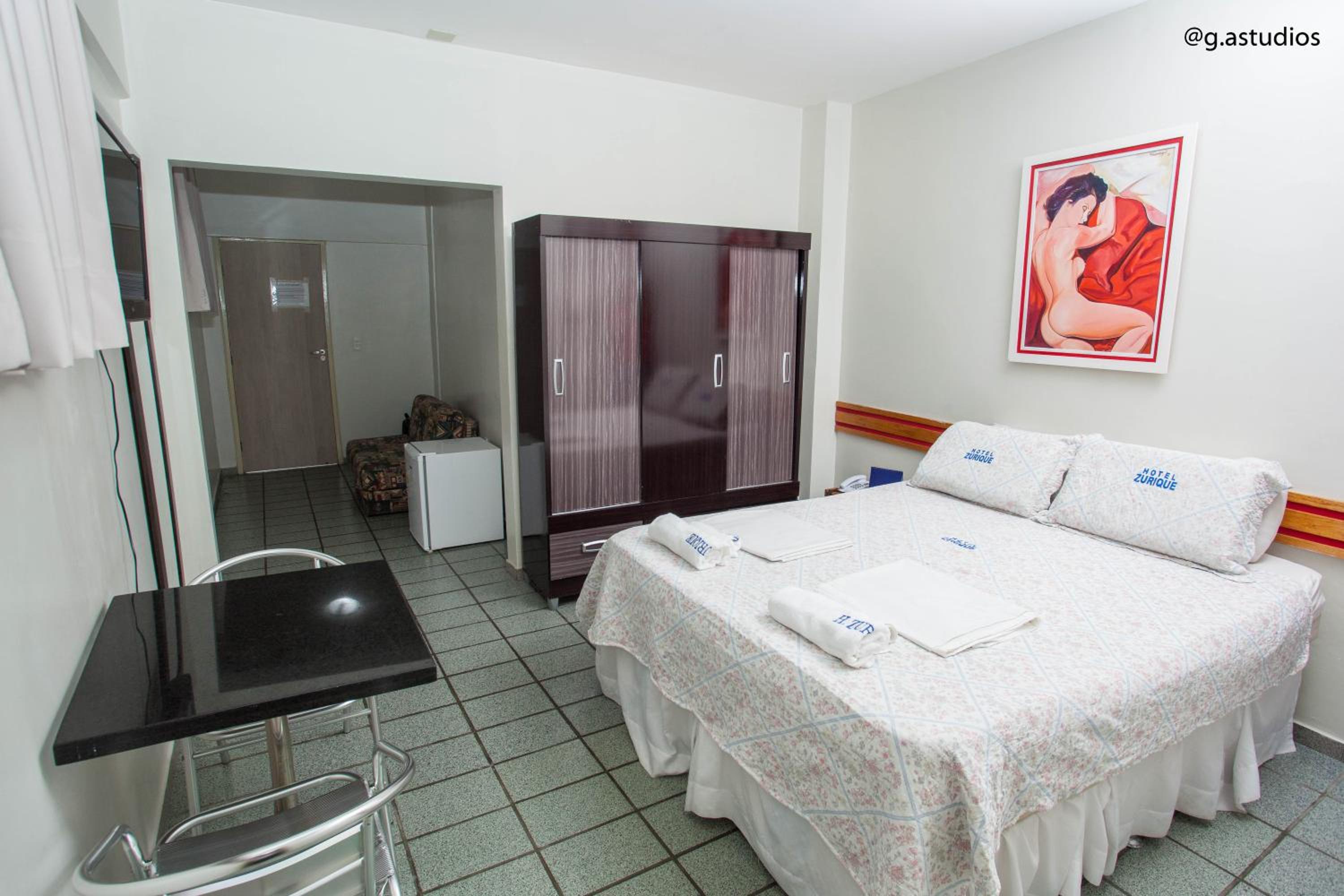 Queen Suite photo 2