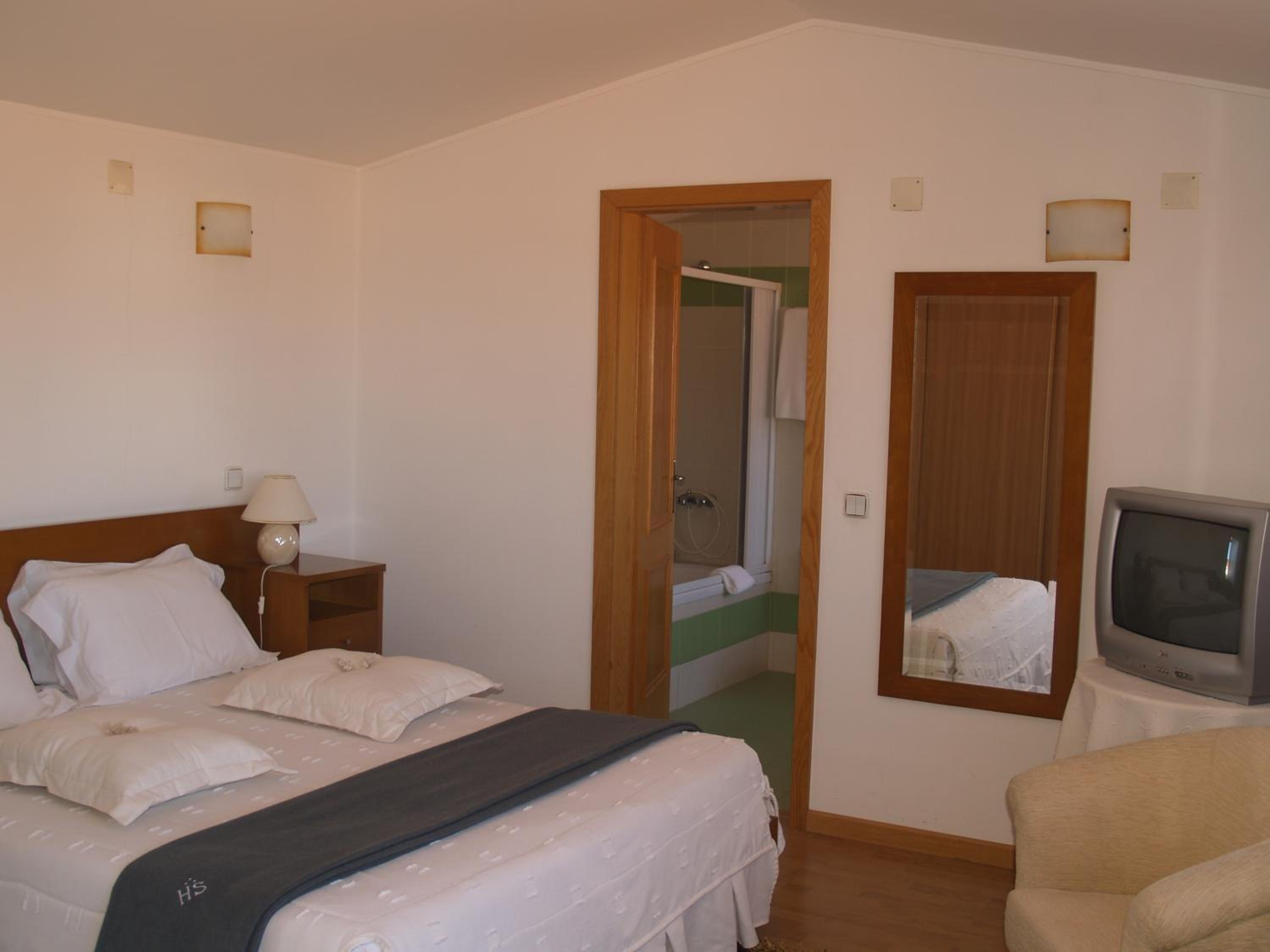 Double Room - Photo 5