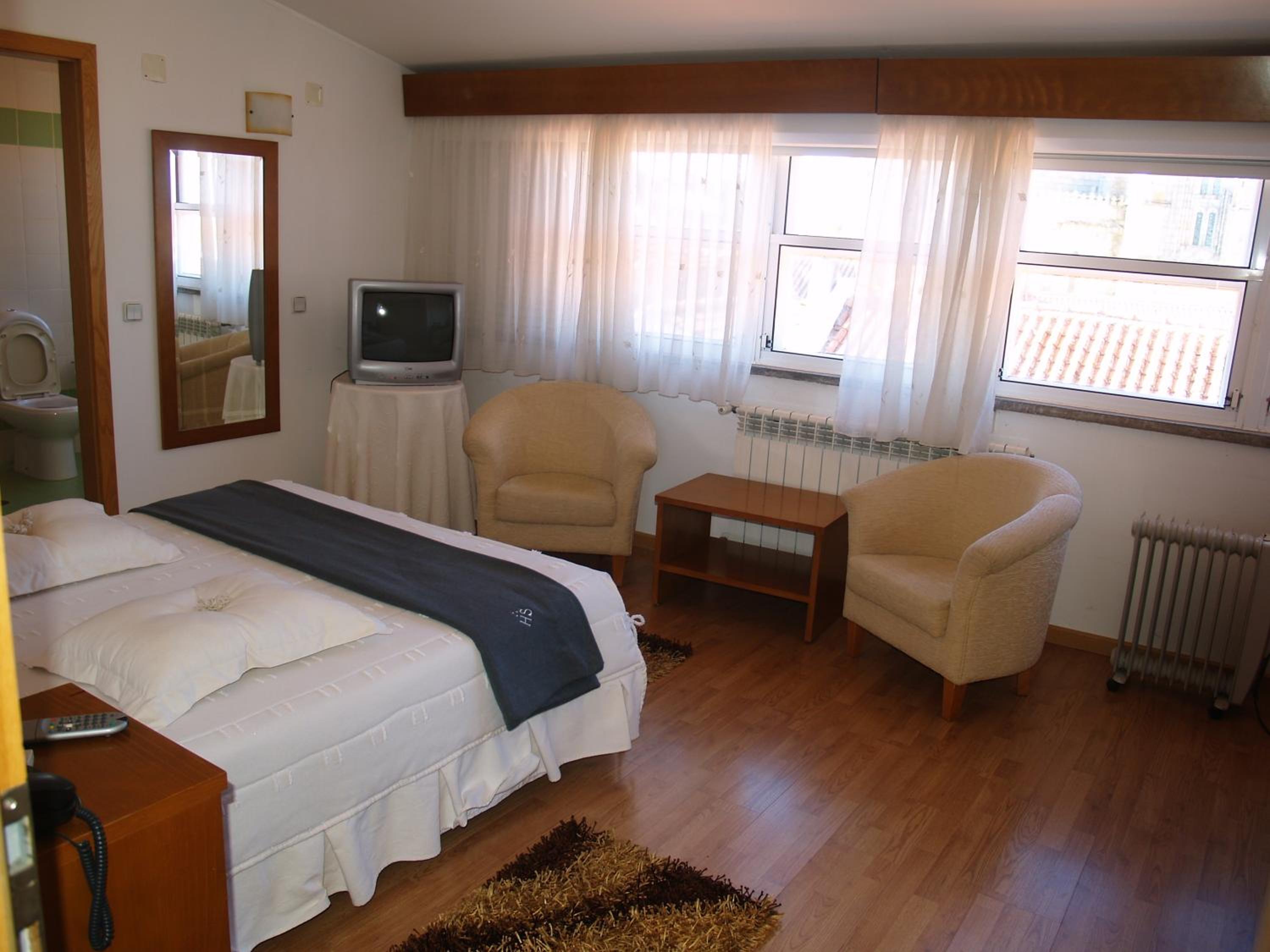 Double Room - Photo 6