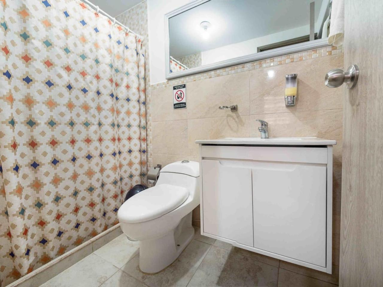 Double Room with Balcony and Private Bathroom photo 2