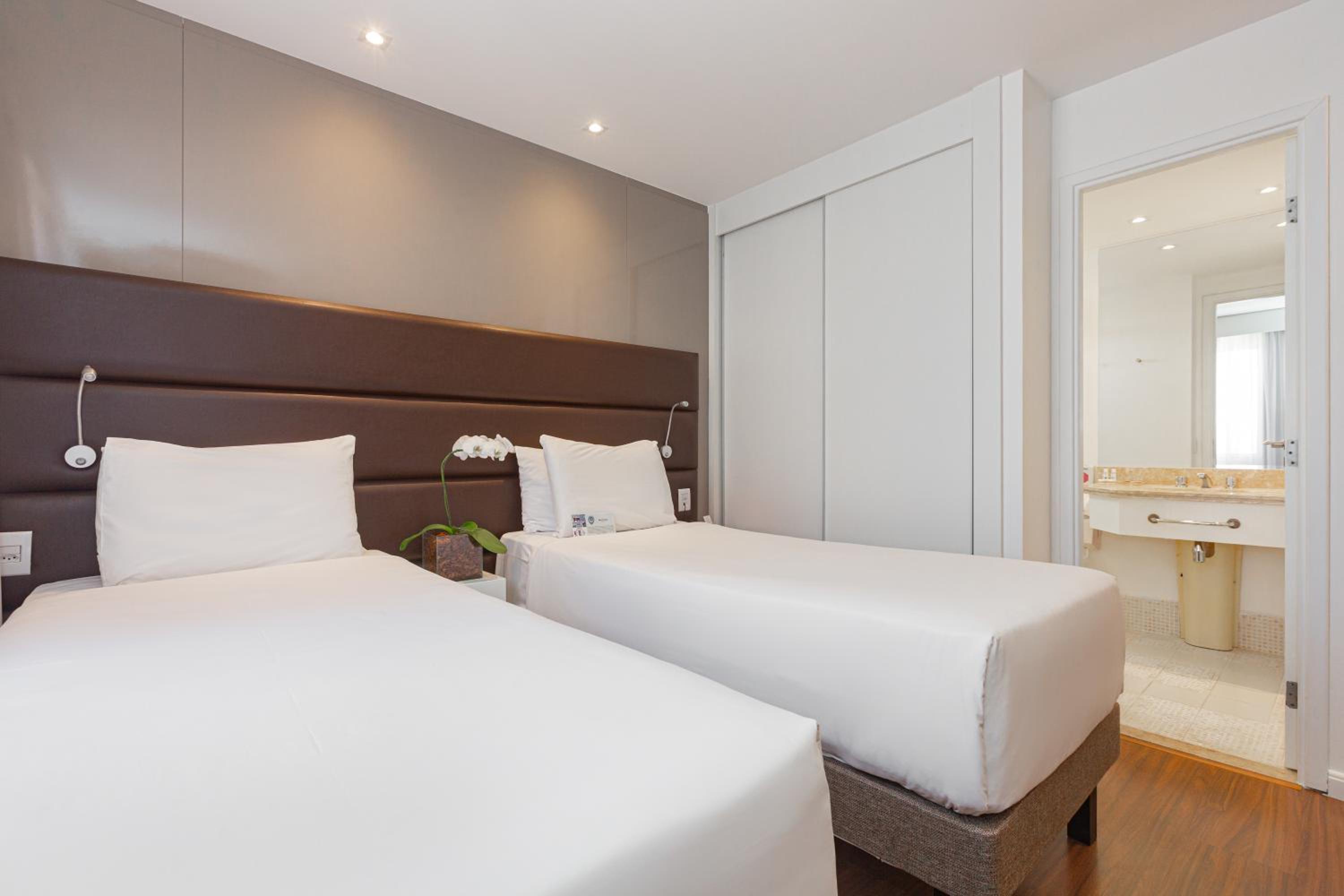 Standard Apartment with Twin Beds - Photo 3