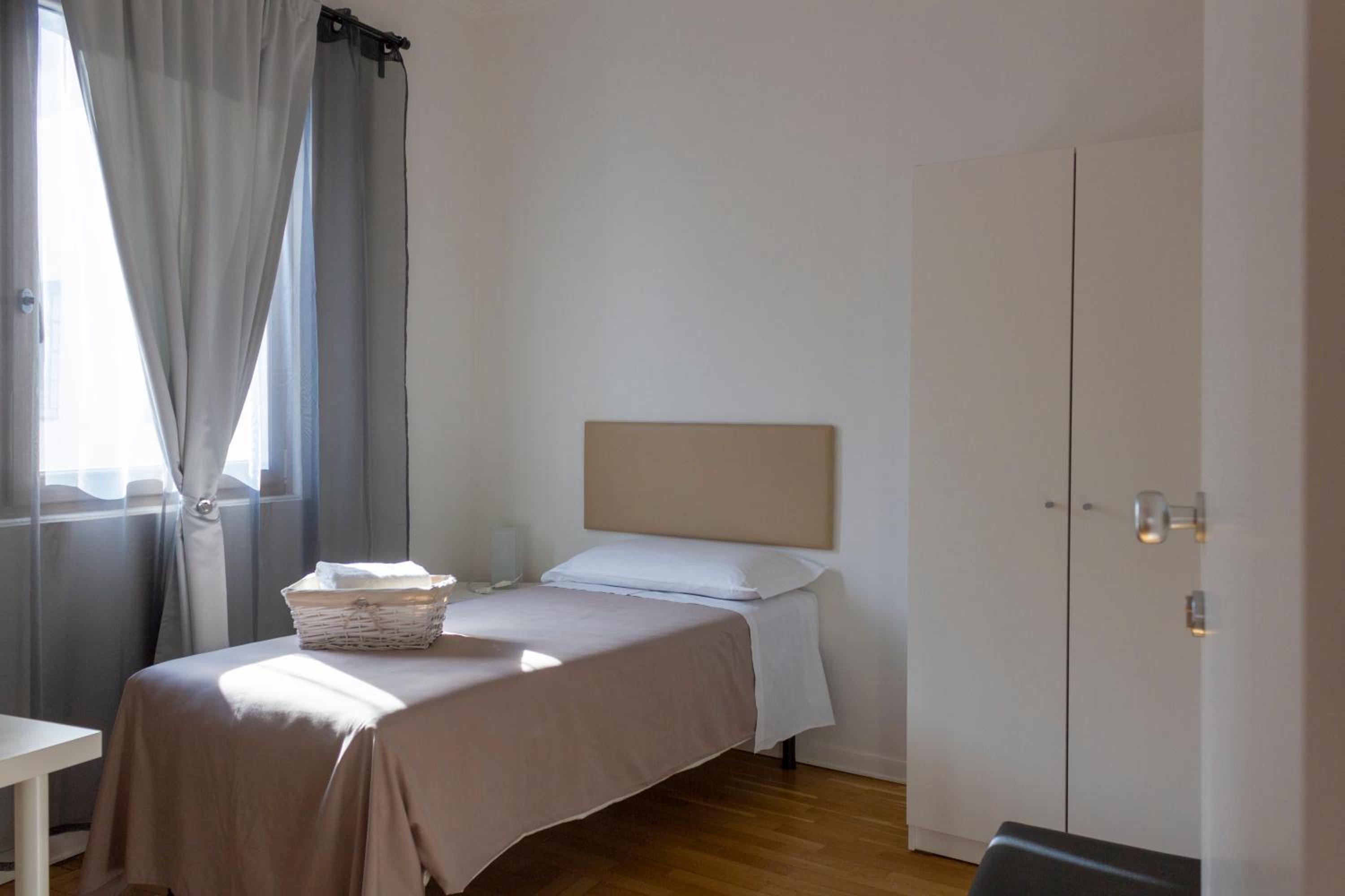 Single Room with Private External Bathroom
