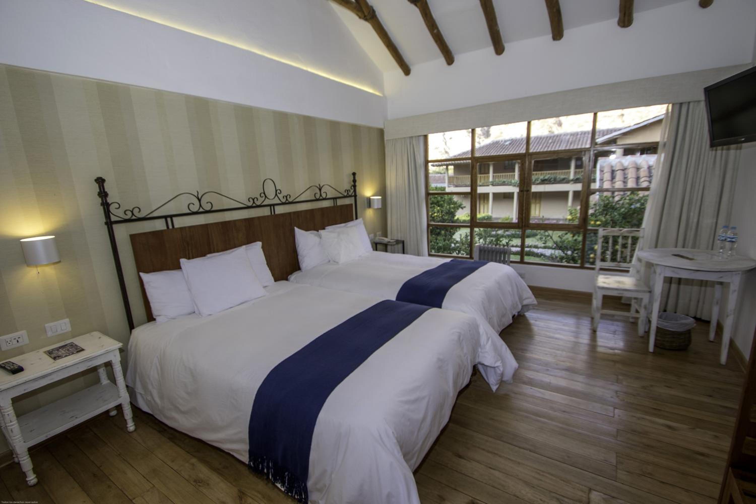 Premium Twin Room photo 3