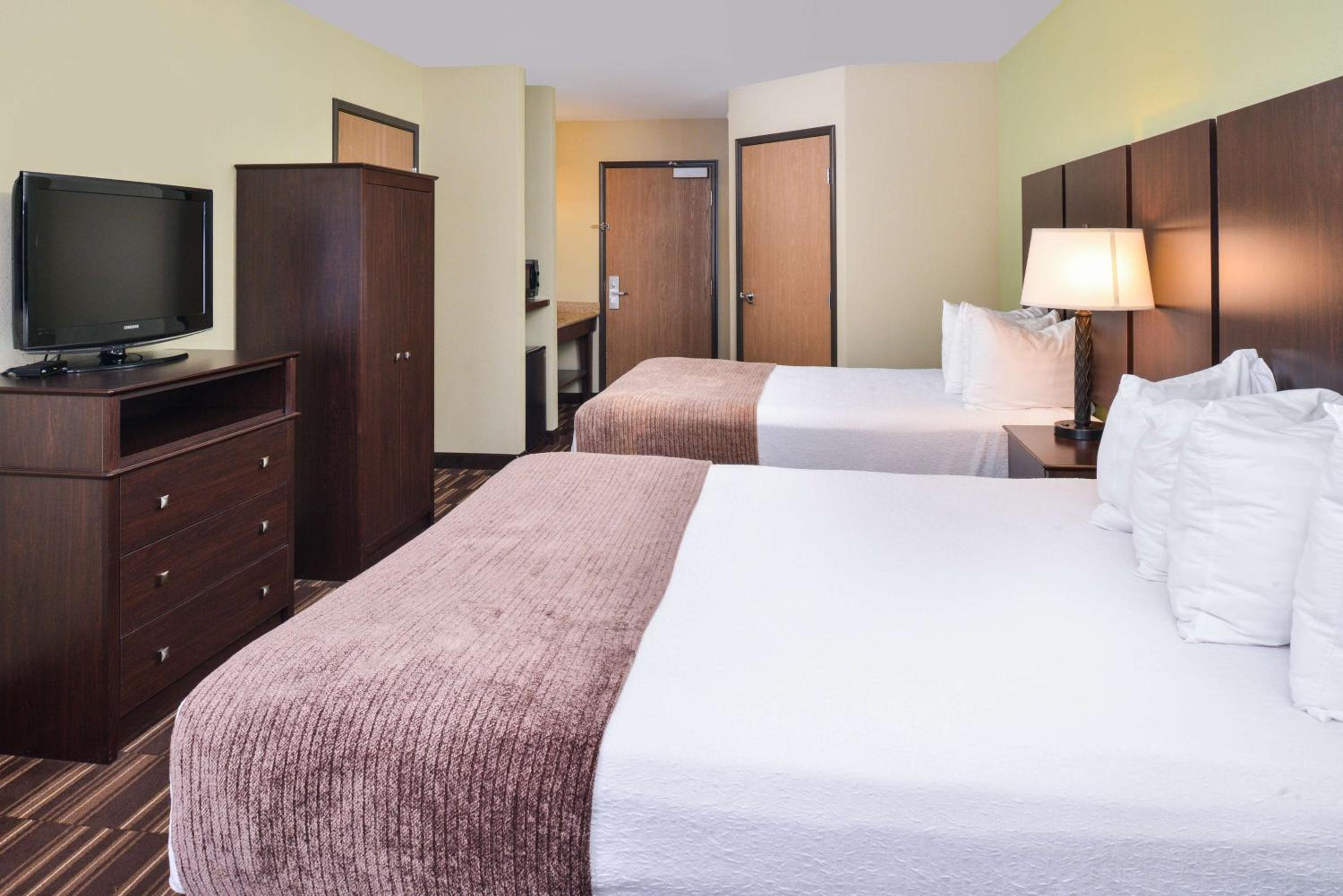 Deluxe Queen Room with Two Queen Beds - Non Smoking
