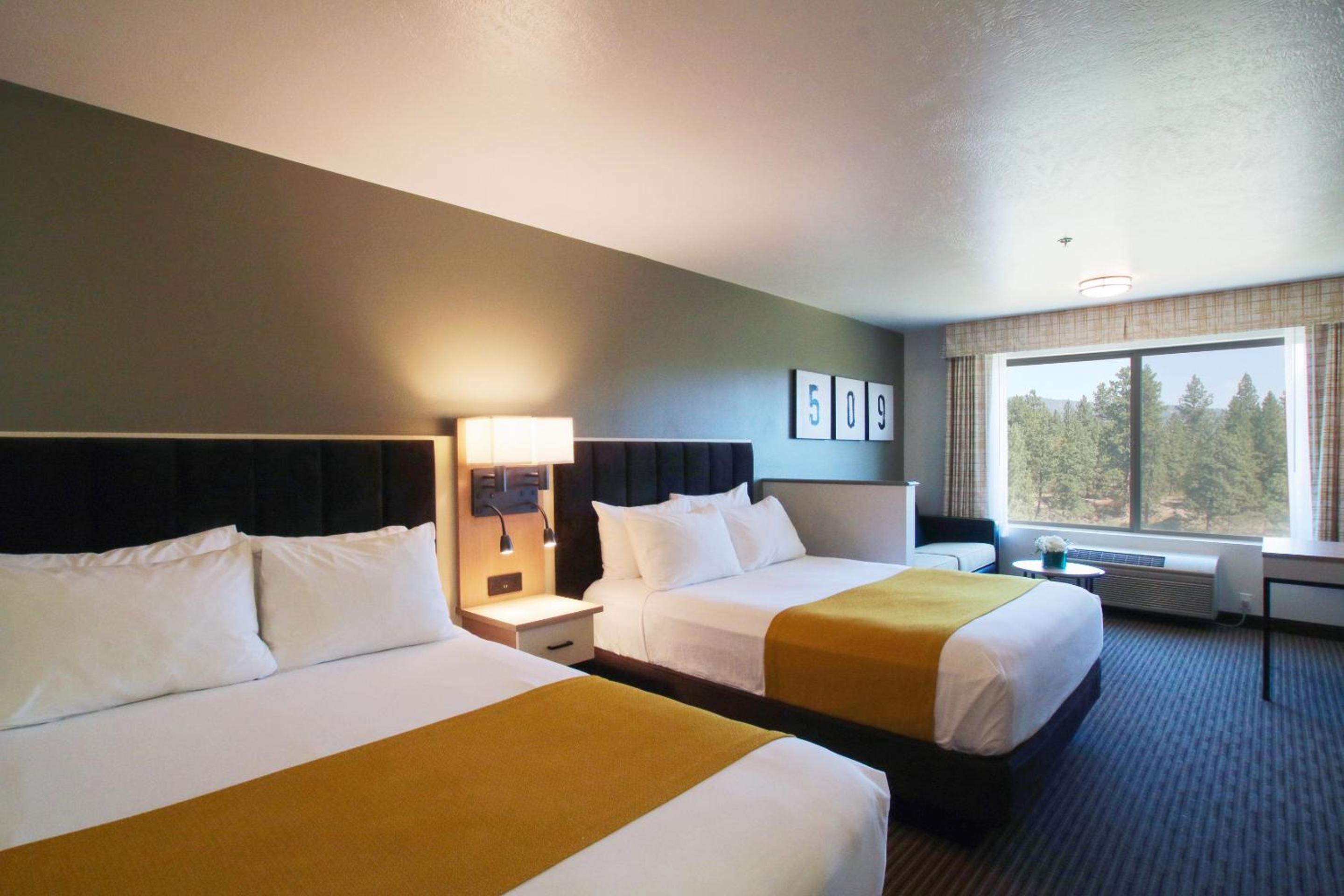 River Side 2 Queen Suite