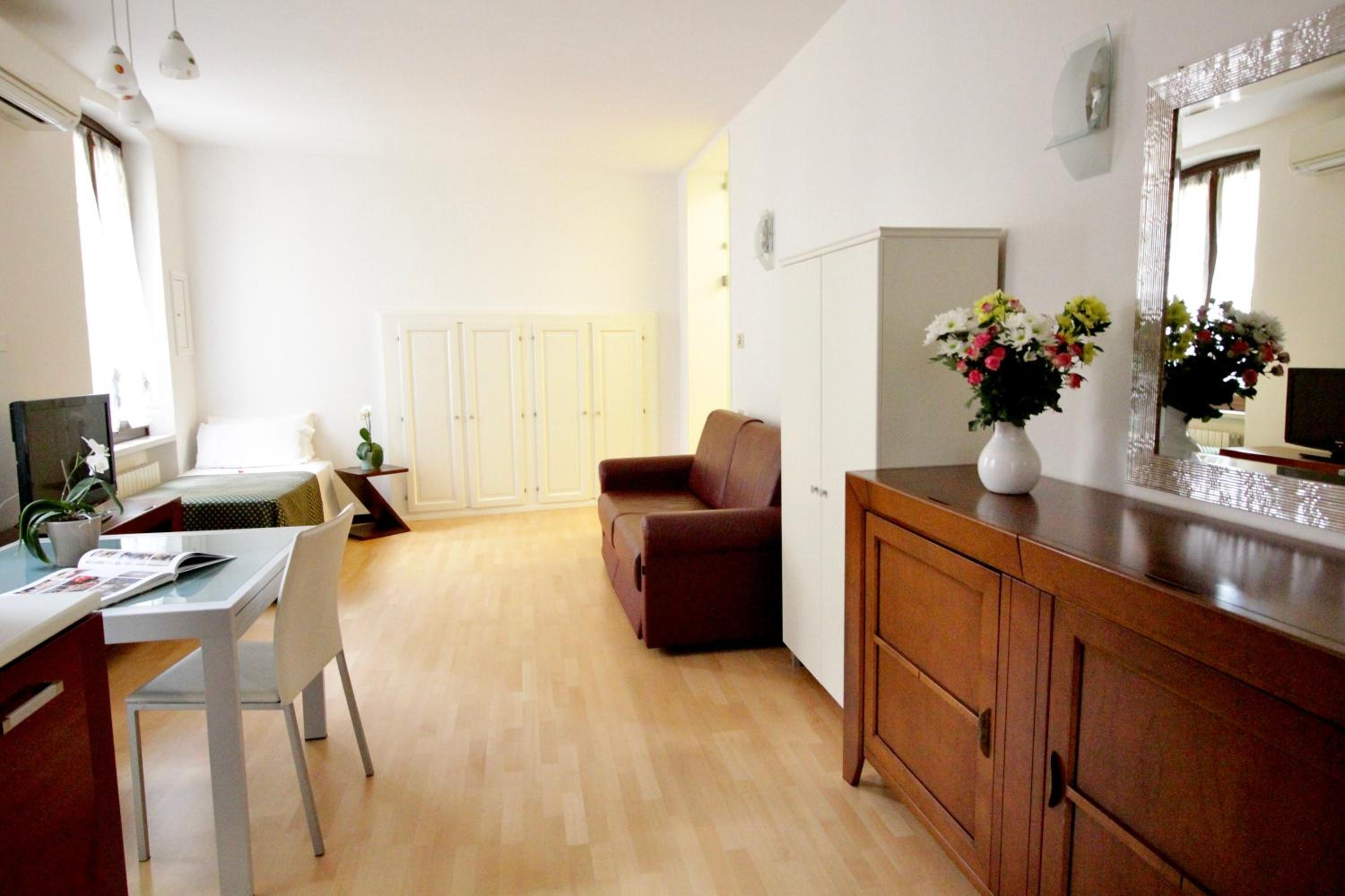 Studio (4 Adults) - Separate Building photo 1
