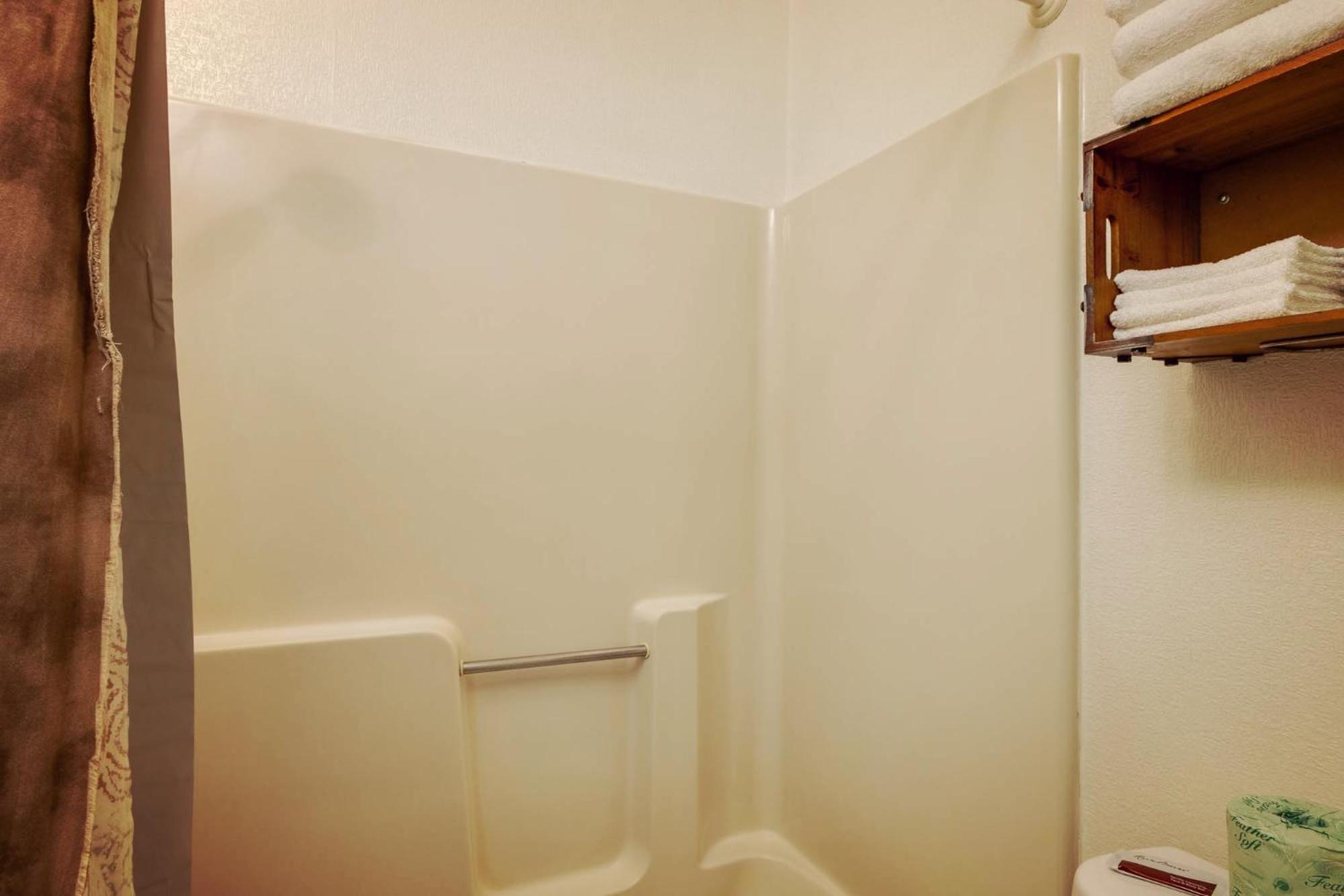 Queen Room photo 3