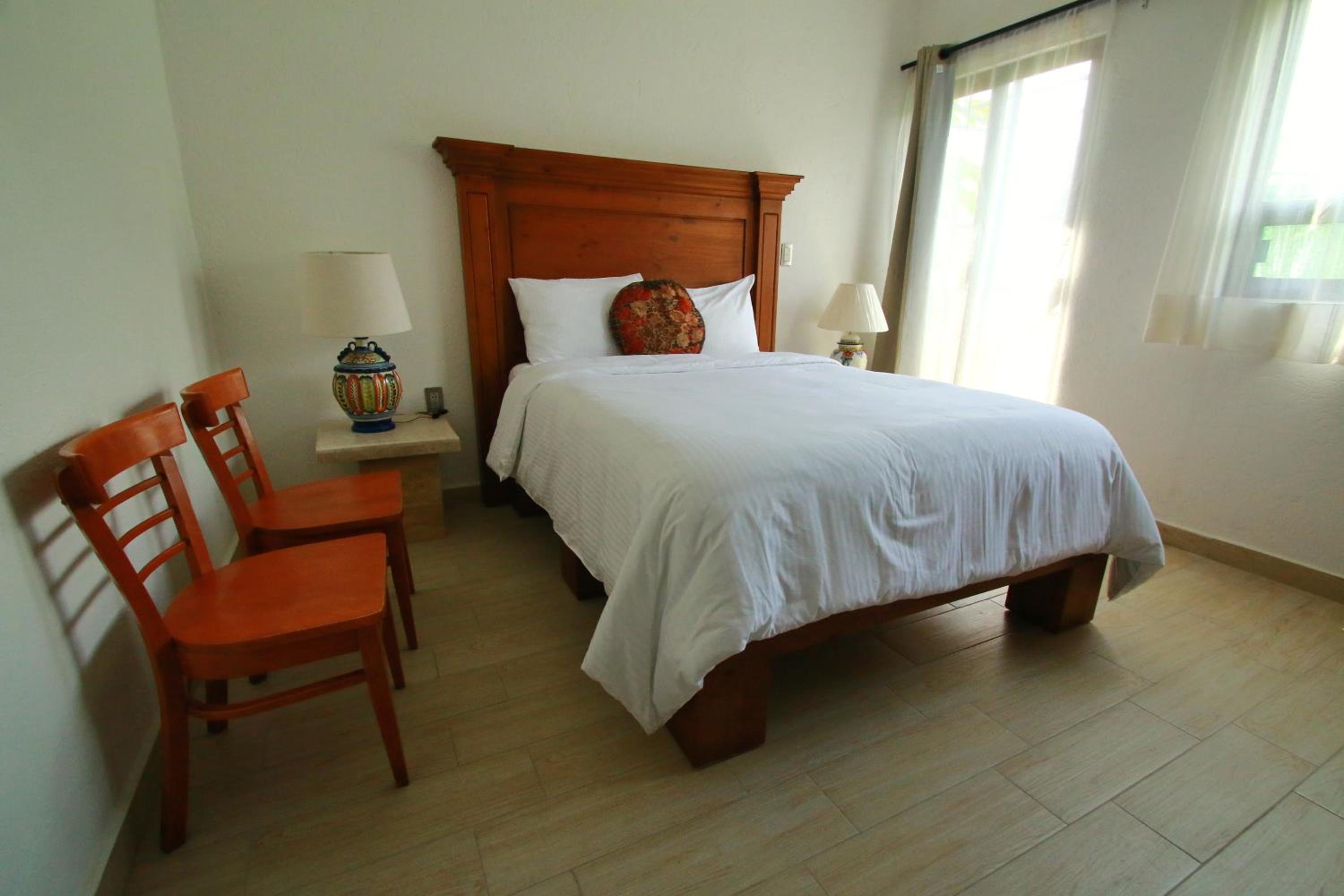 Double Room - Photo 12