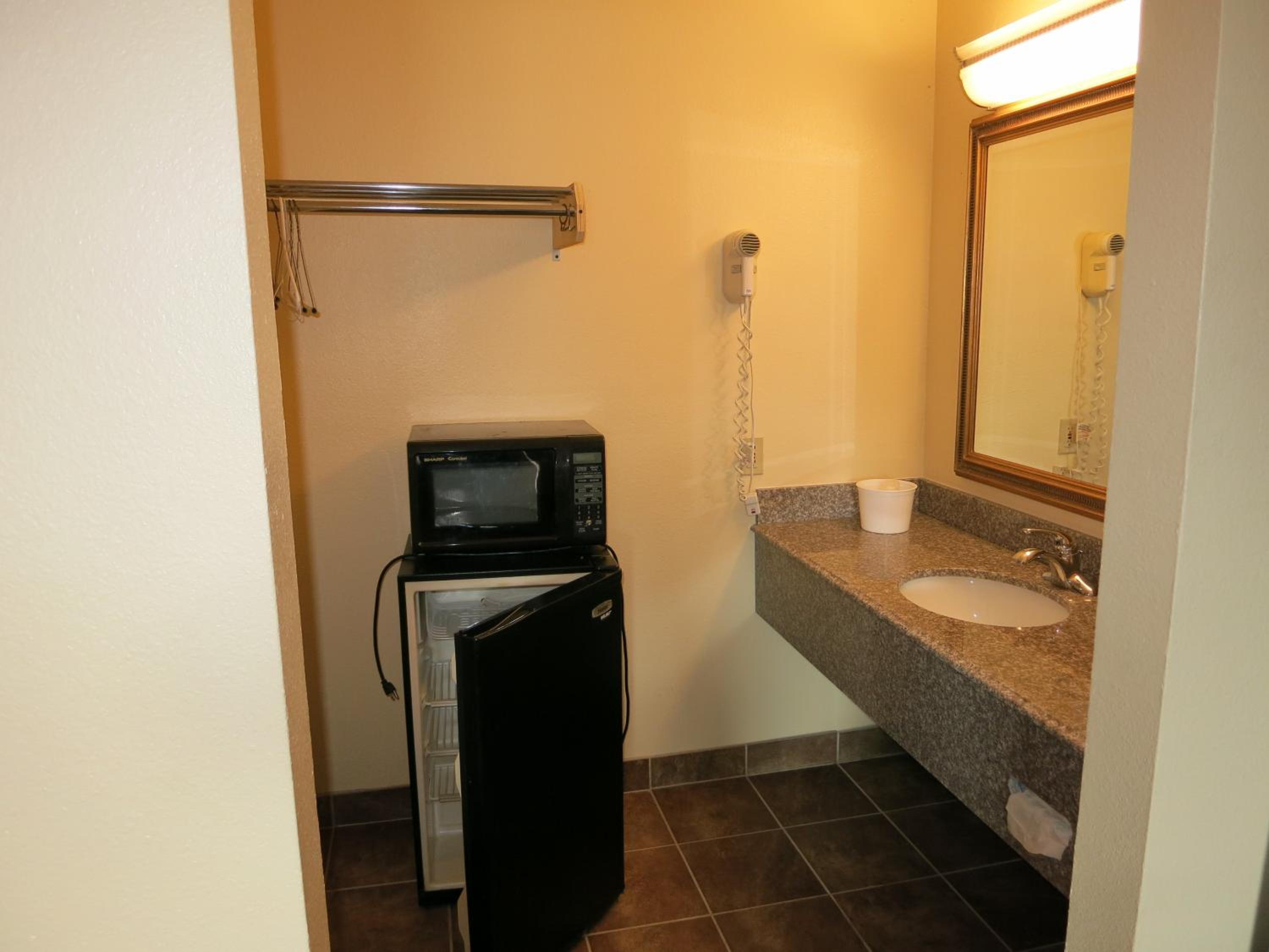 Standard Queen Room photo 2