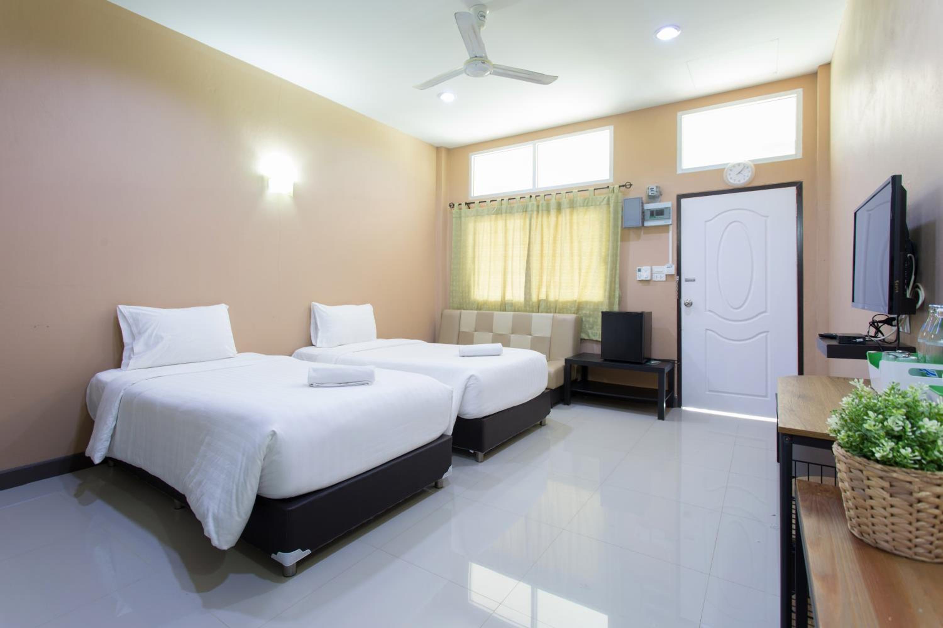 Standard Twin Room photo 3