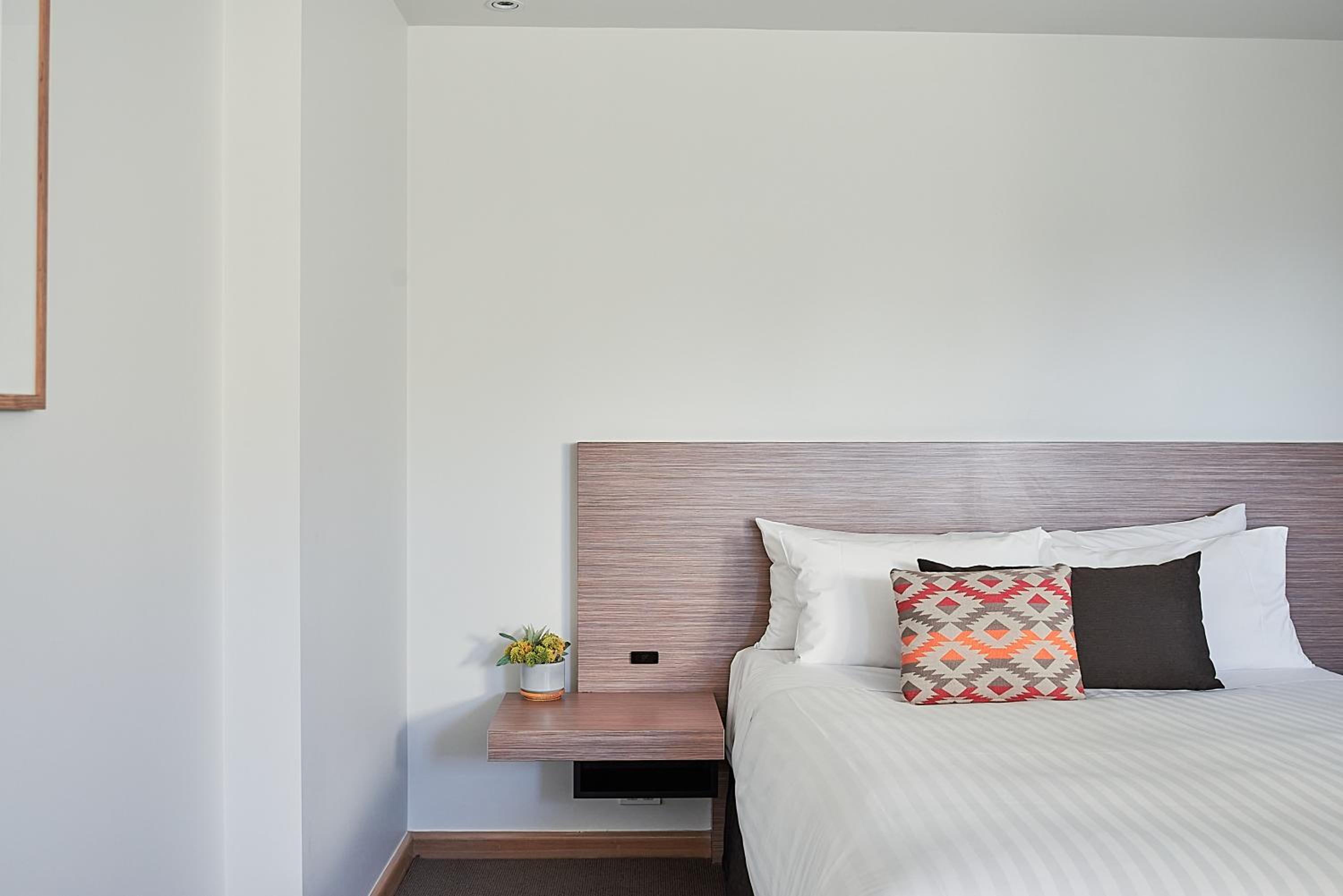 2 Bedroom Suite - Photo 6