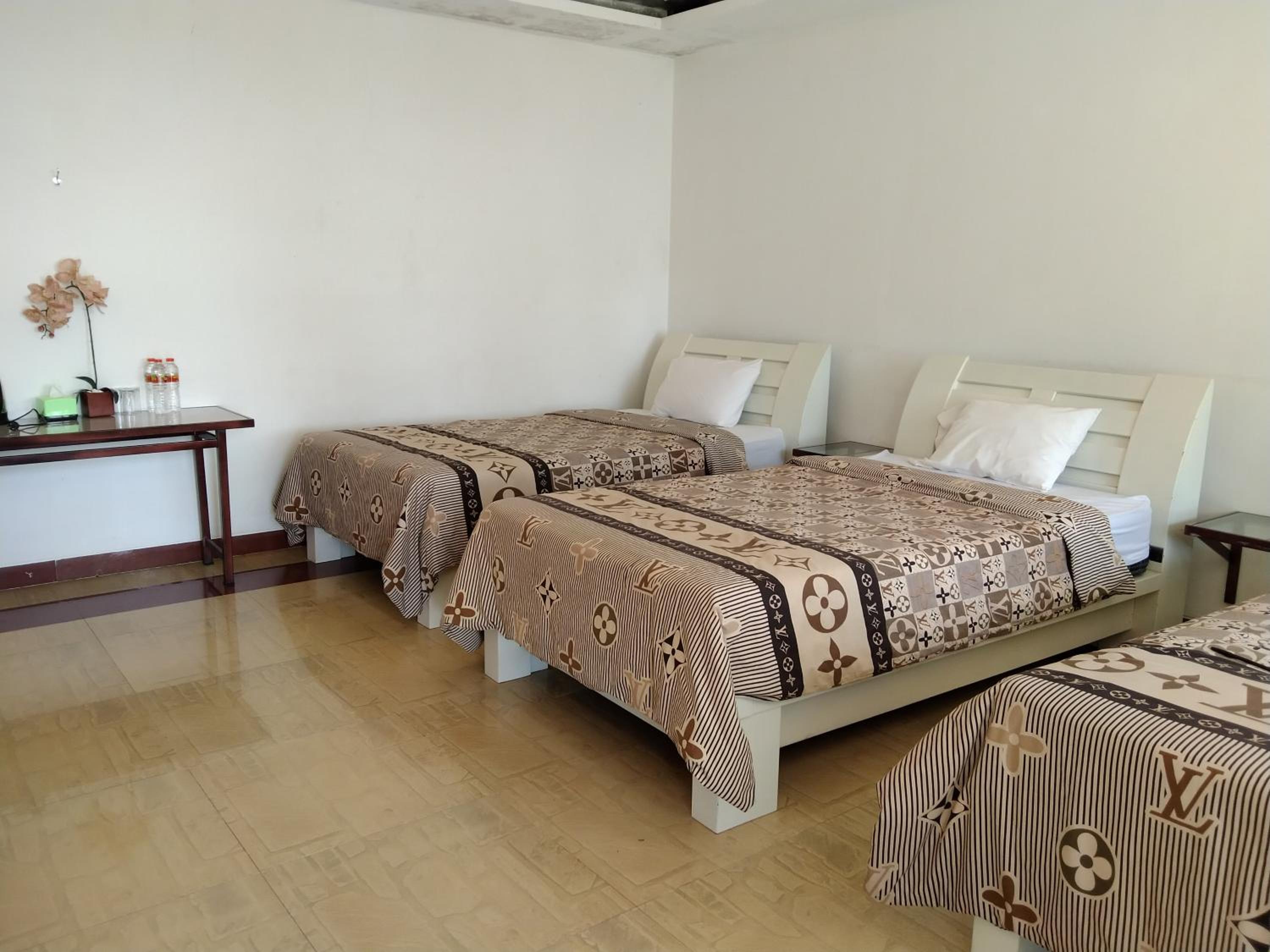 Triple Room with Garden View - Photo 2