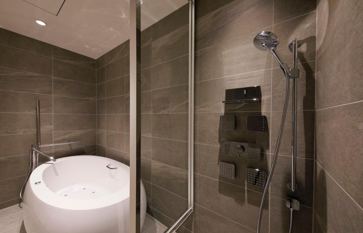 Suite Twin Room - Non-Smoking - Photo 9