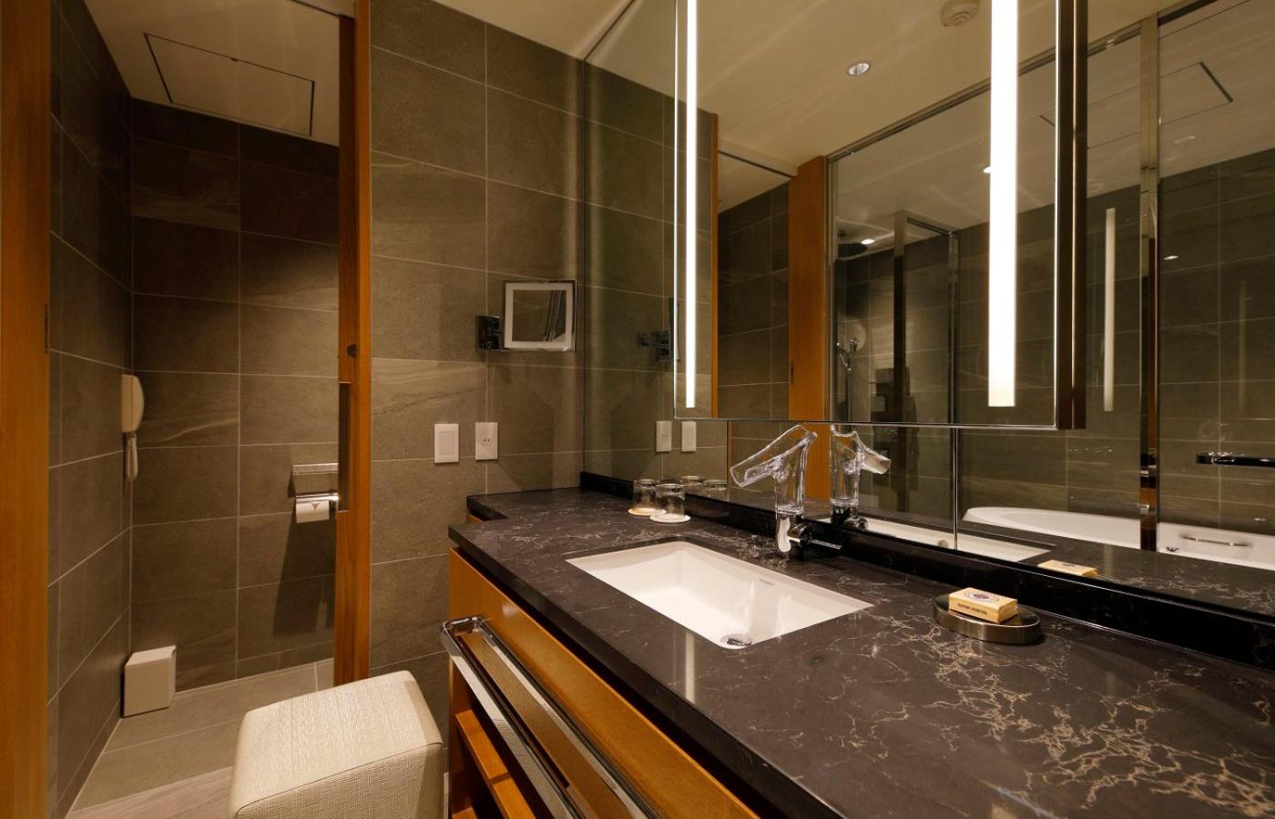 Suite Twin Room - Non-Smoking - Photo 10