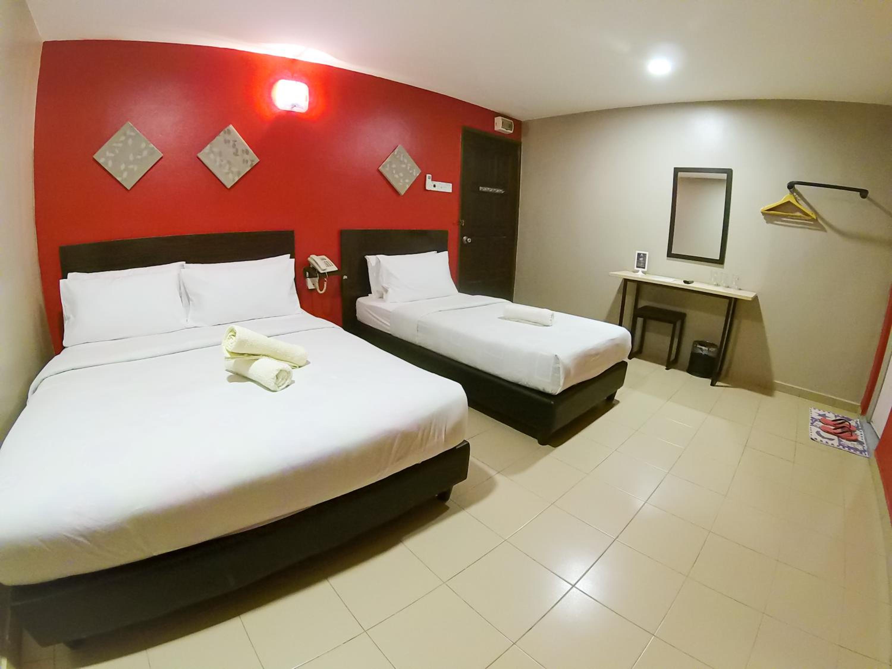 Triple room with No window