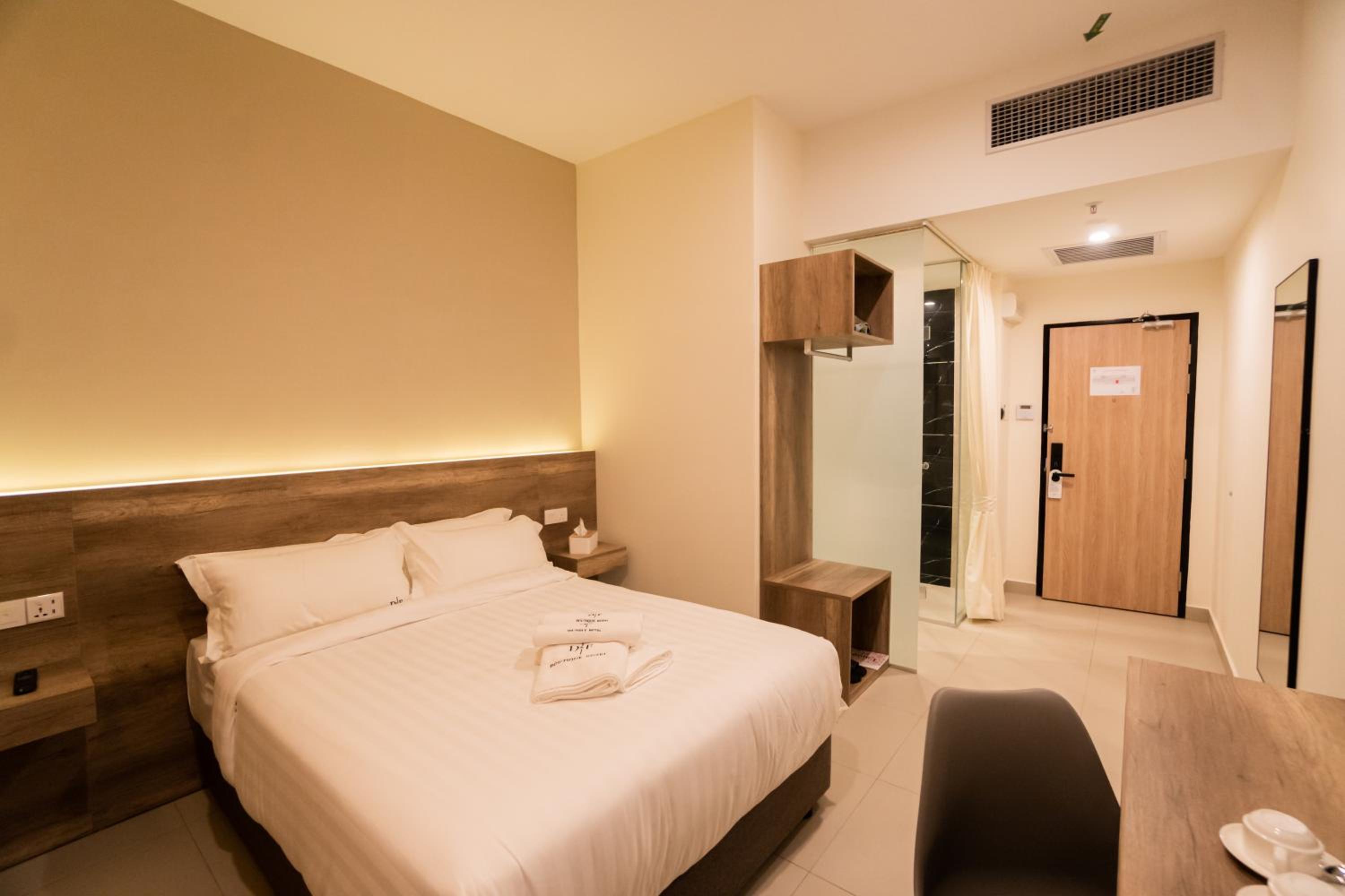 Standard Queen Room - Photo 1