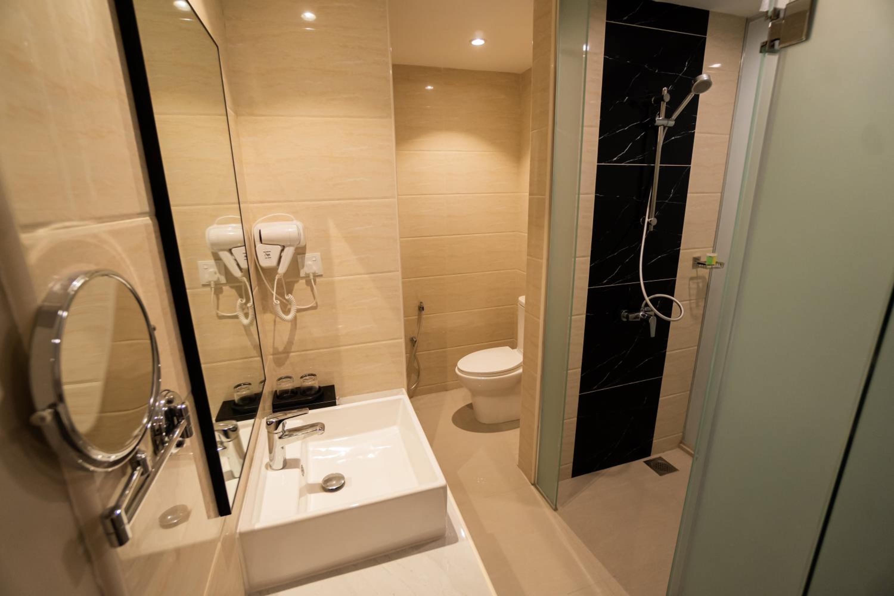 Standard Twin Room - Photo 3