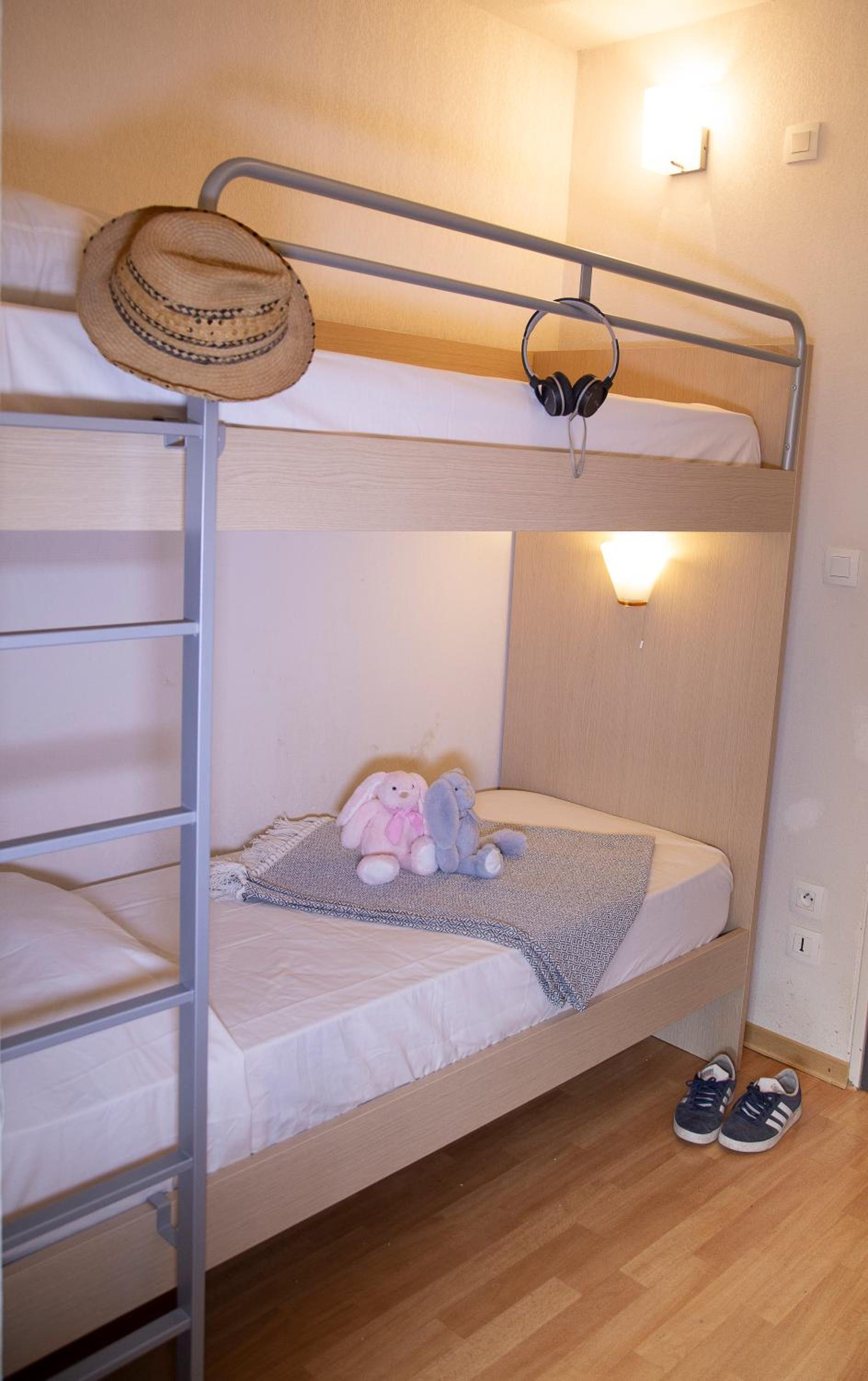 Apartment (6 Adults) with Ski Slopes View photo 2