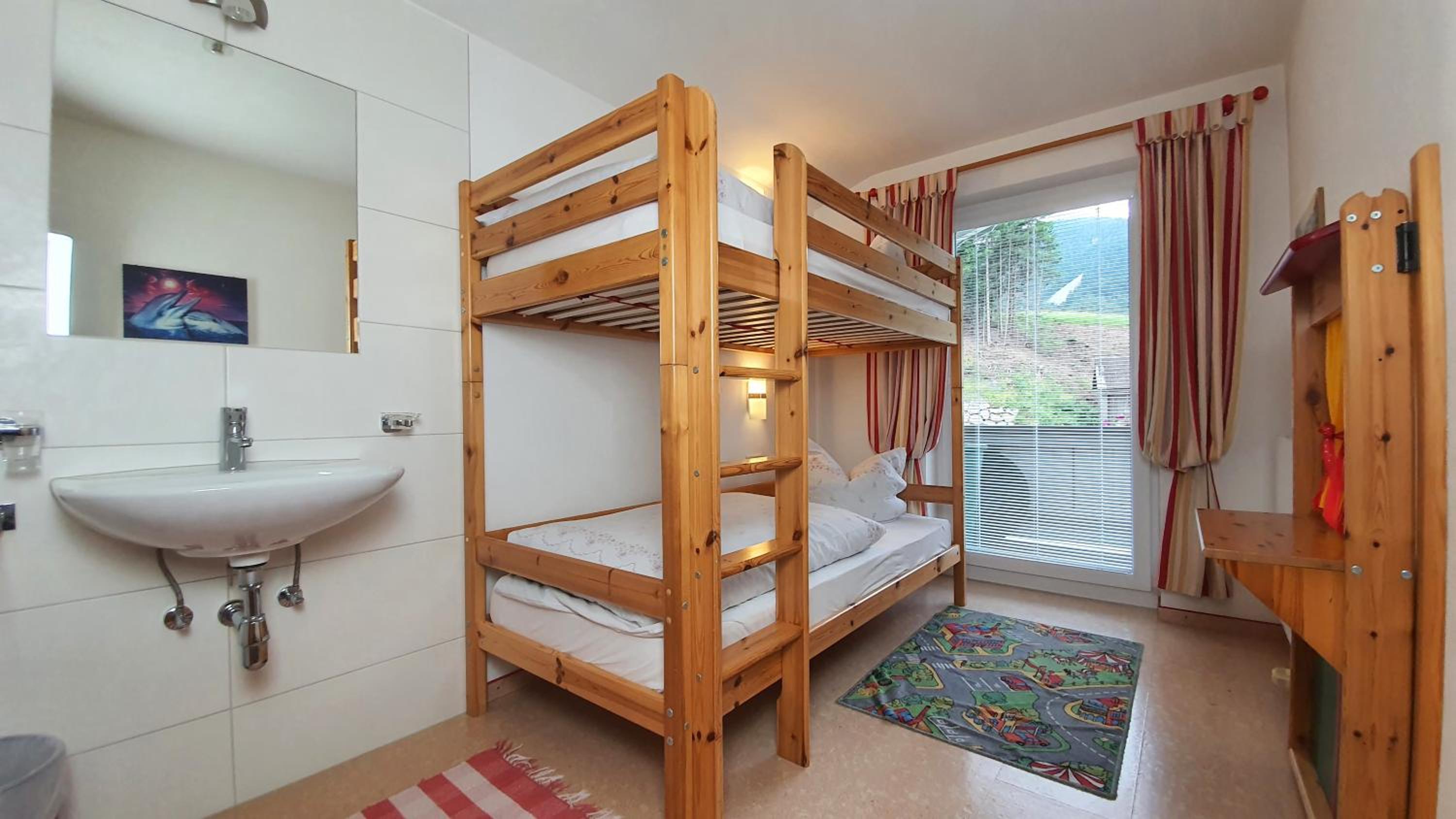 Five-Bedroom Chalet photo 1