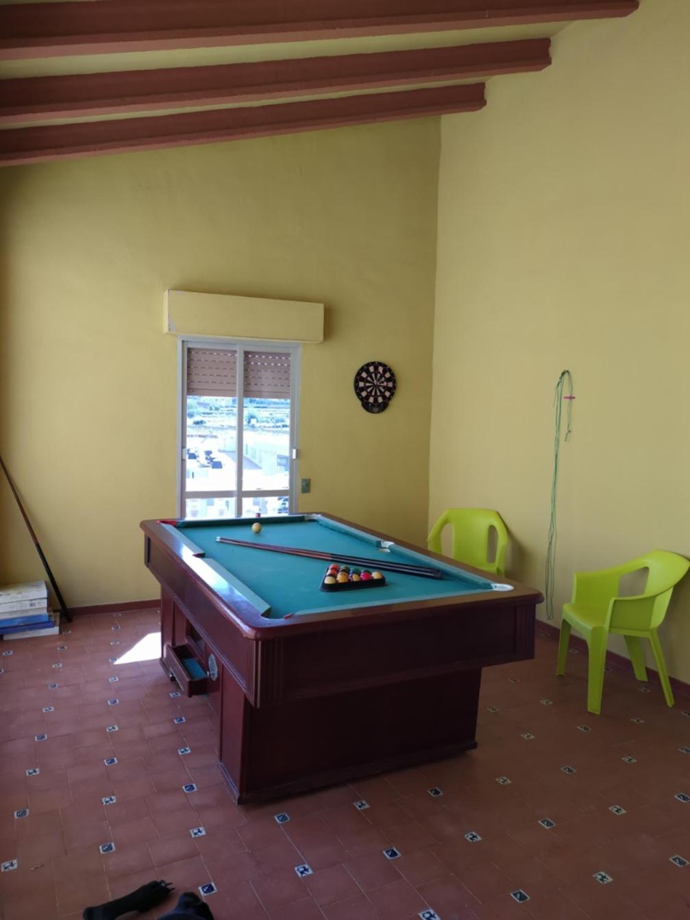 Six-Bedroom House - Photo 11