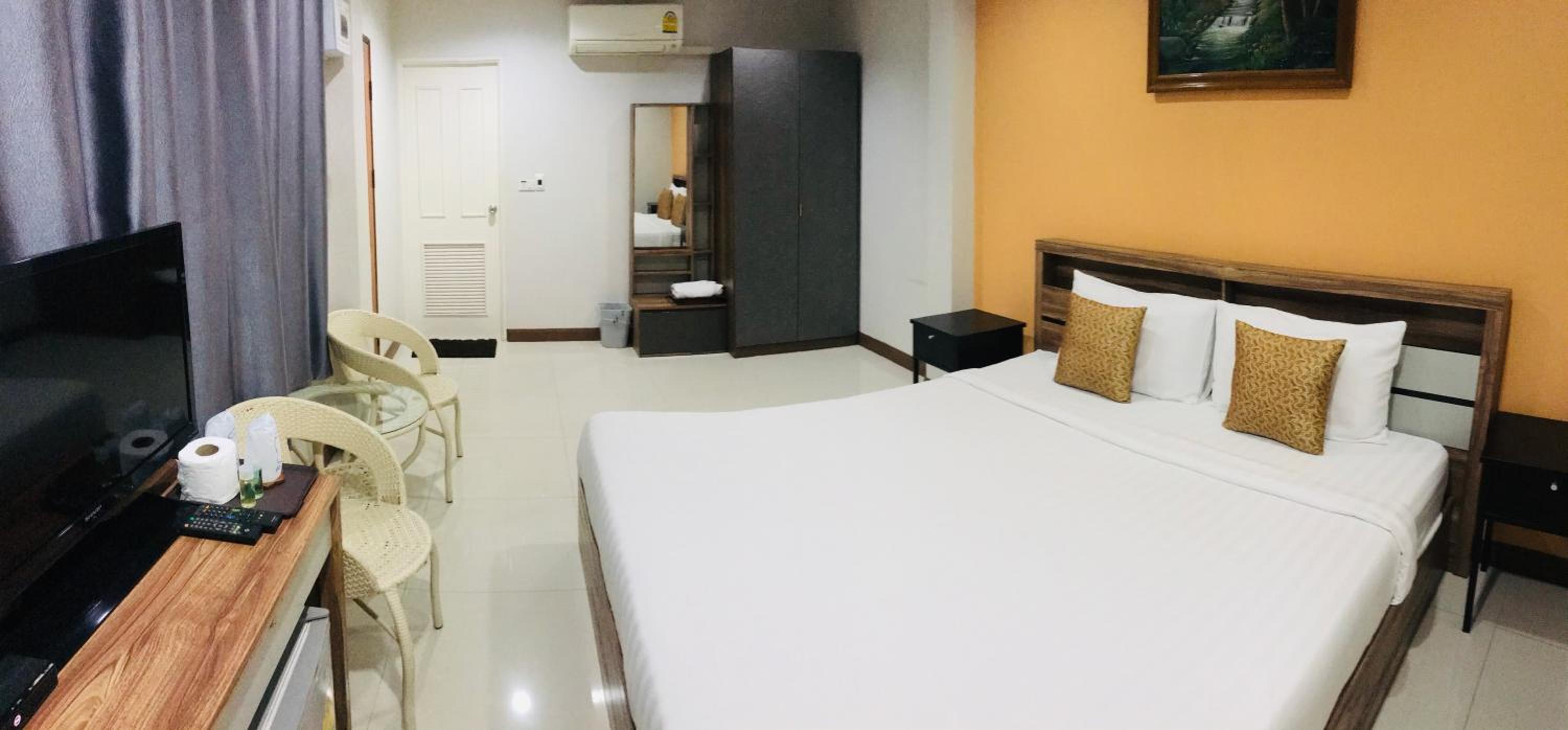 Standard Double Room - Photo 2