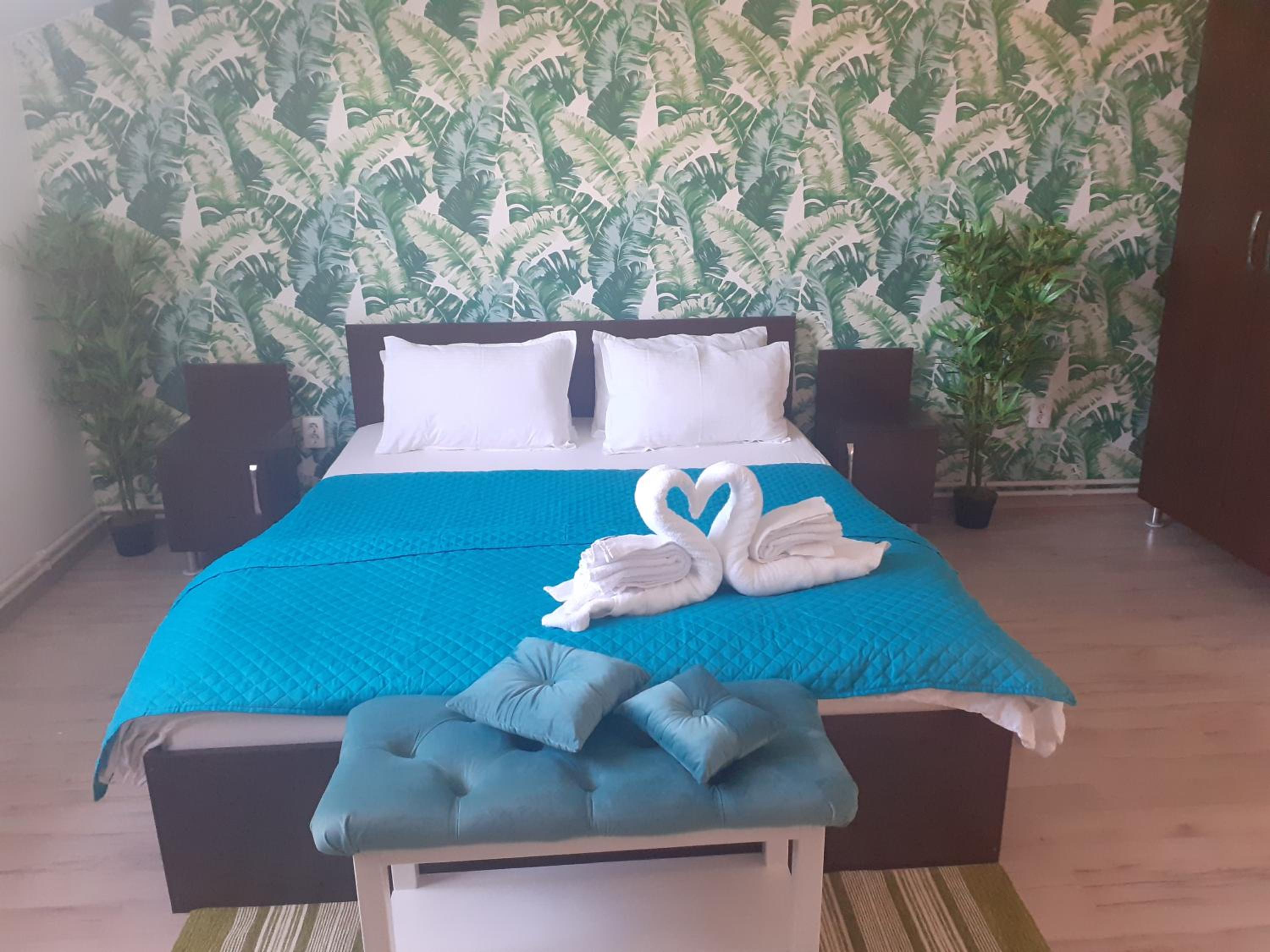 Standard Double Room with Private Bathroom - Photo 7