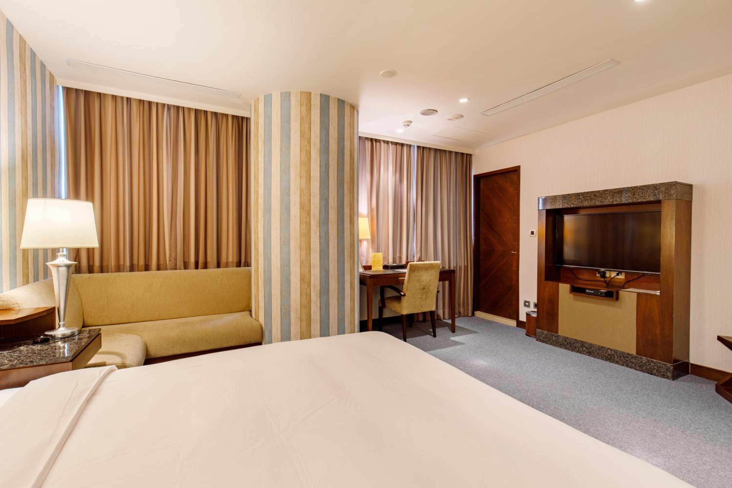 Deluxe Double Room with Taipei 101 View photo 3