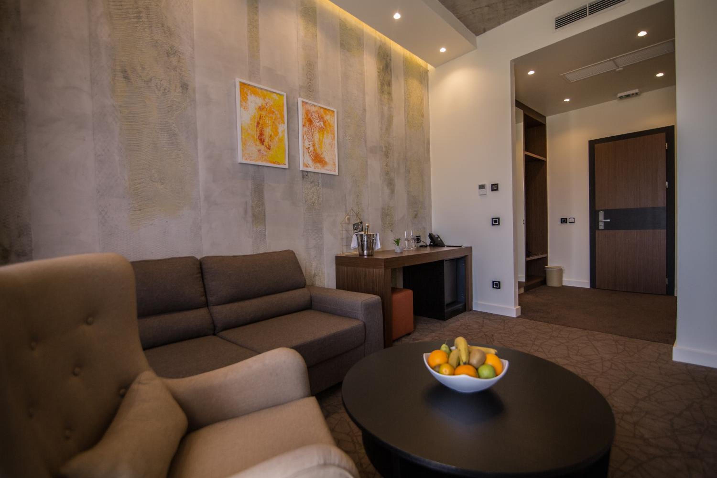 Deluxe Suite