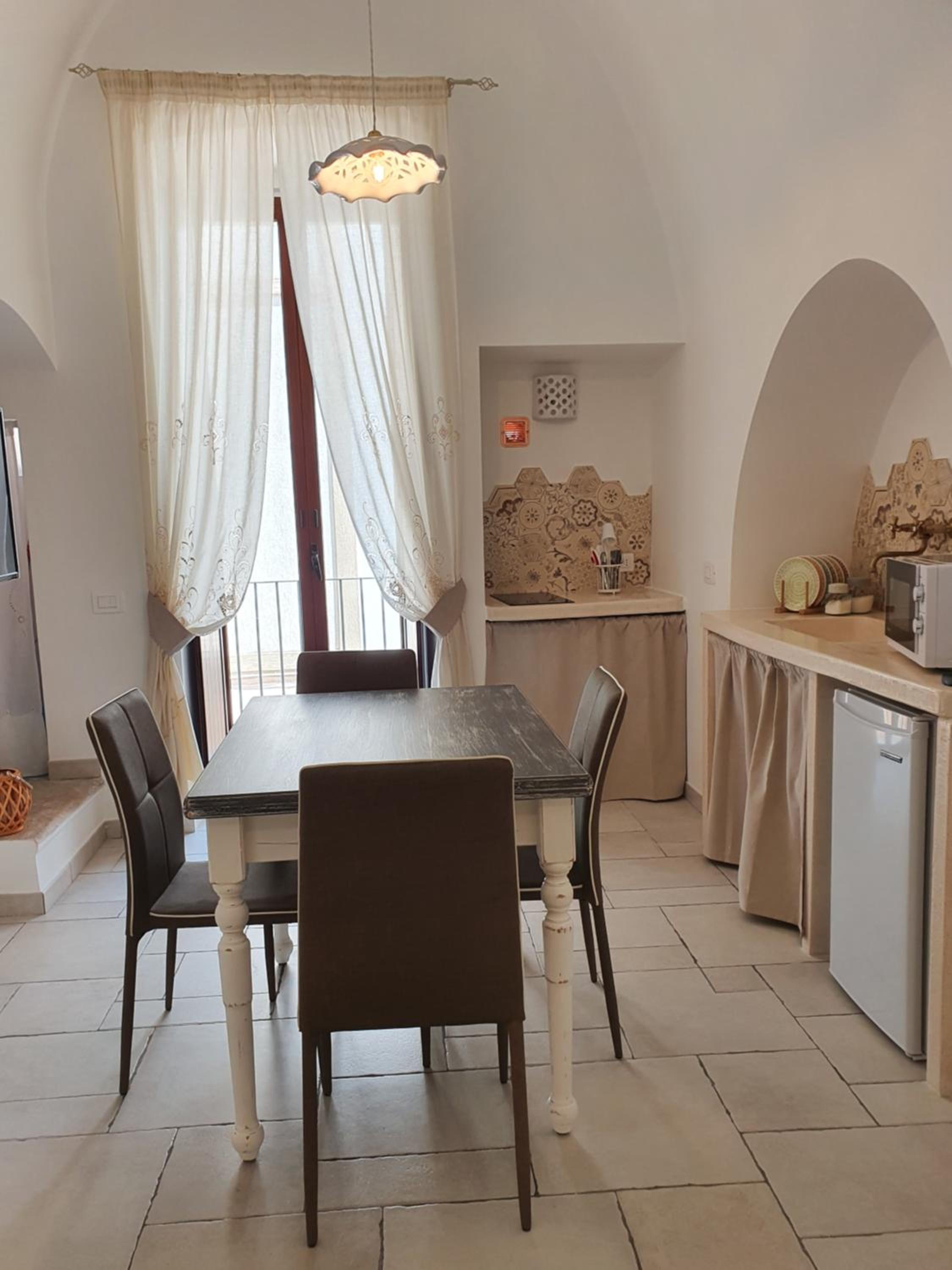 Two-Bedroom House - Photo 12