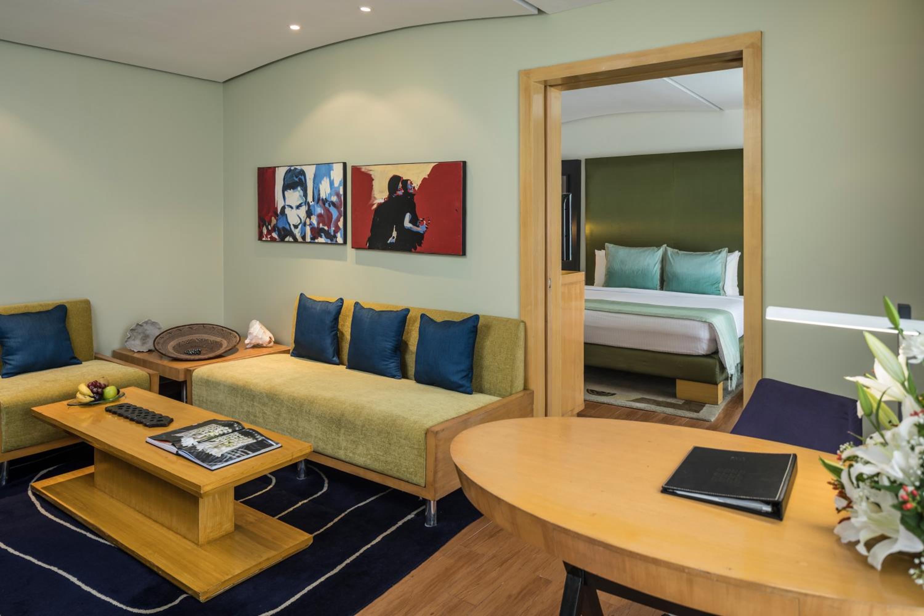 Deluxe Suite with 20% Discount on Spa and Laundry Services - Photo 2