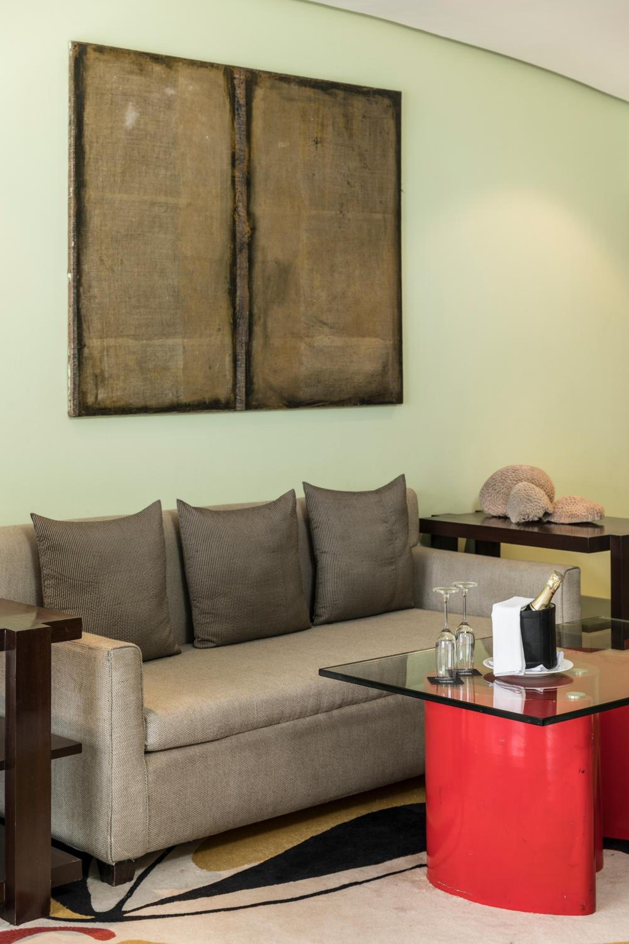 Deluxe Suite with 20% Discount on Spa and Laundry Services - Photo 3